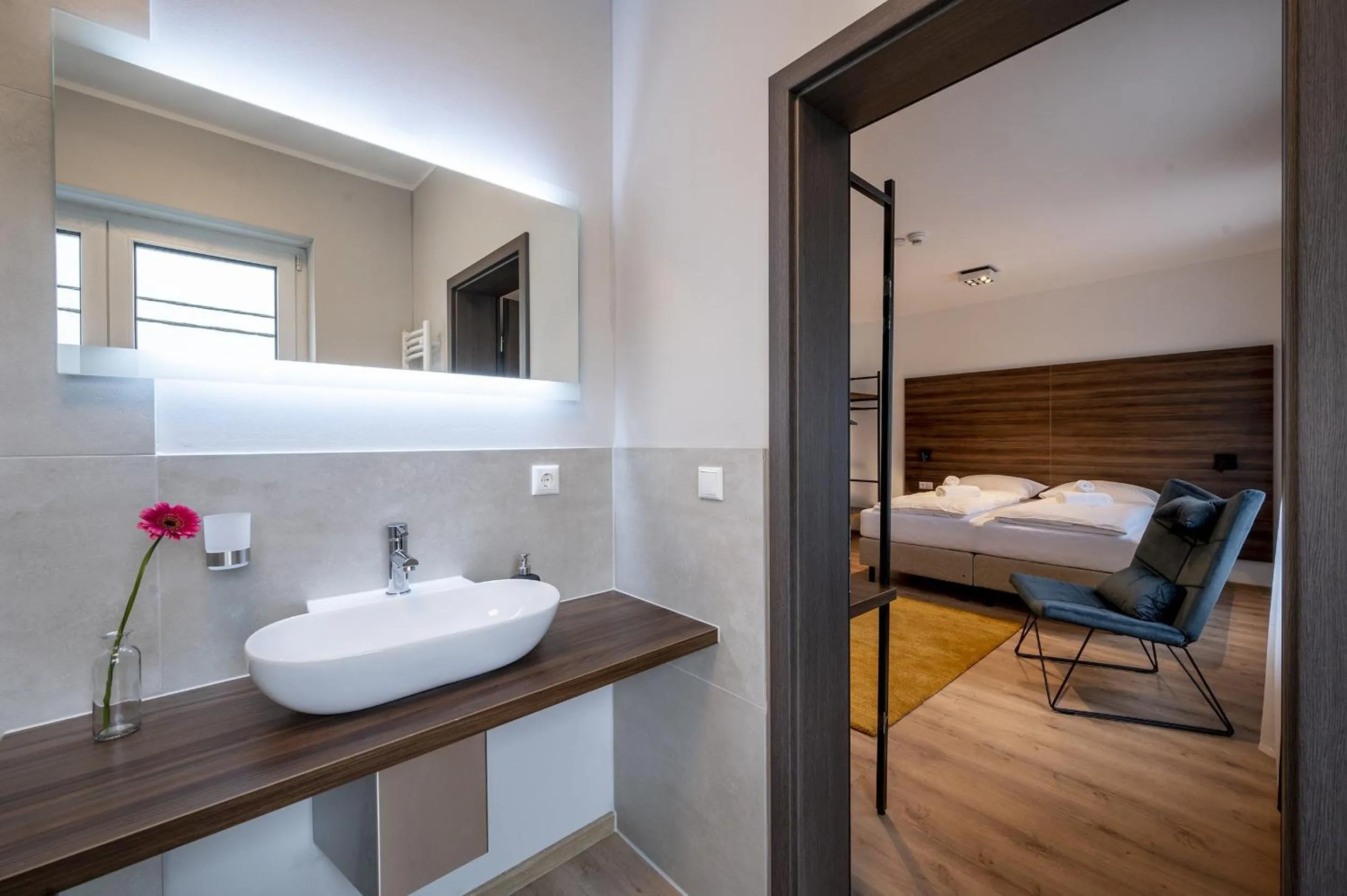 Bathroom, Bed in Hotel Zu Freunden