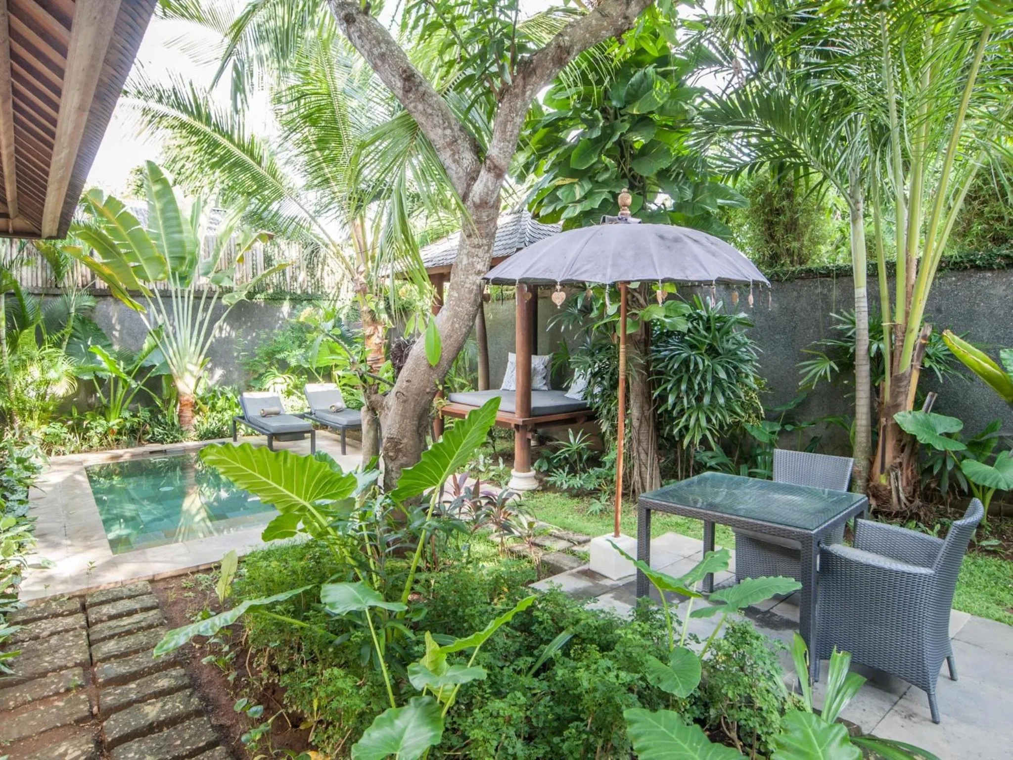 Garden in Mango Tree Villas Jimbaran Bali