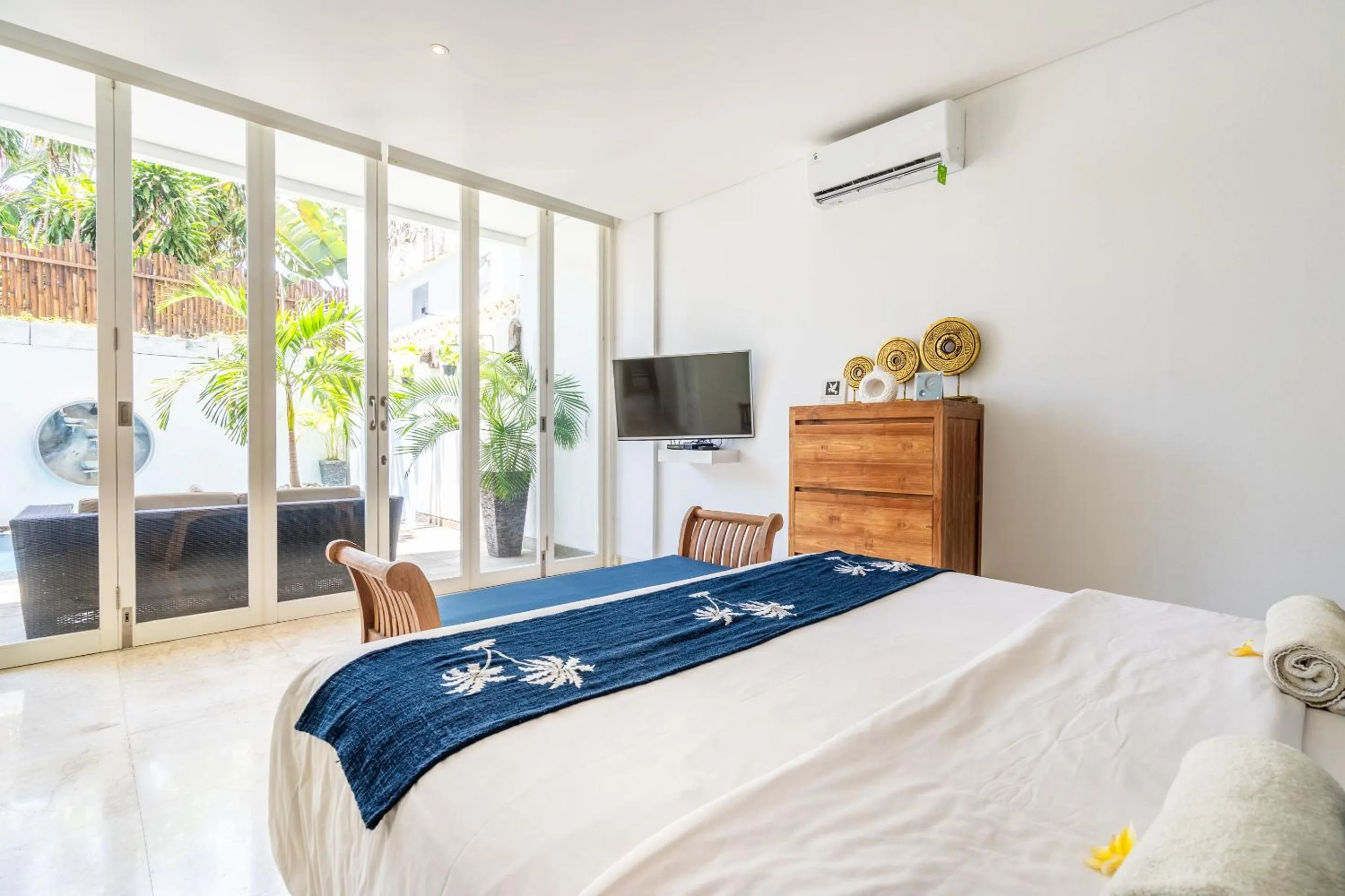 Bed in AQ-VA Hotel & Villas Seminyak