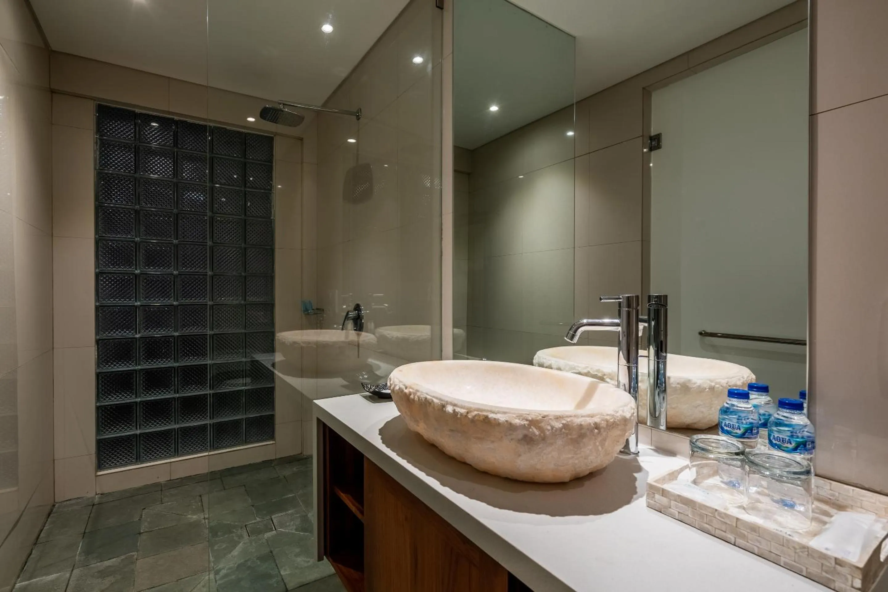Shower in AQ-VA Hotel & Villas Seminyak