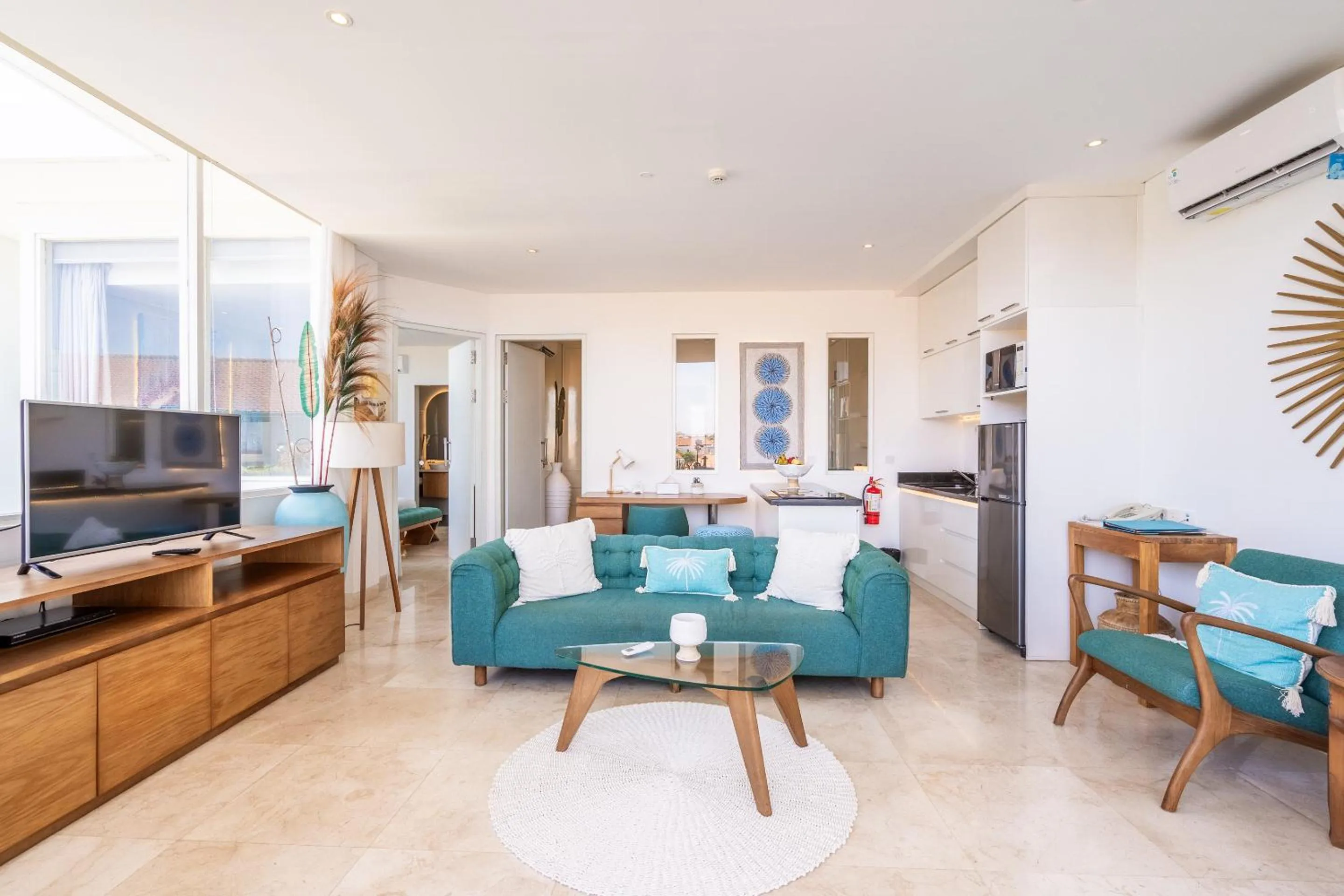 Communal lounge/ TV room in AQ-VA Hotel & Villas Seminyak