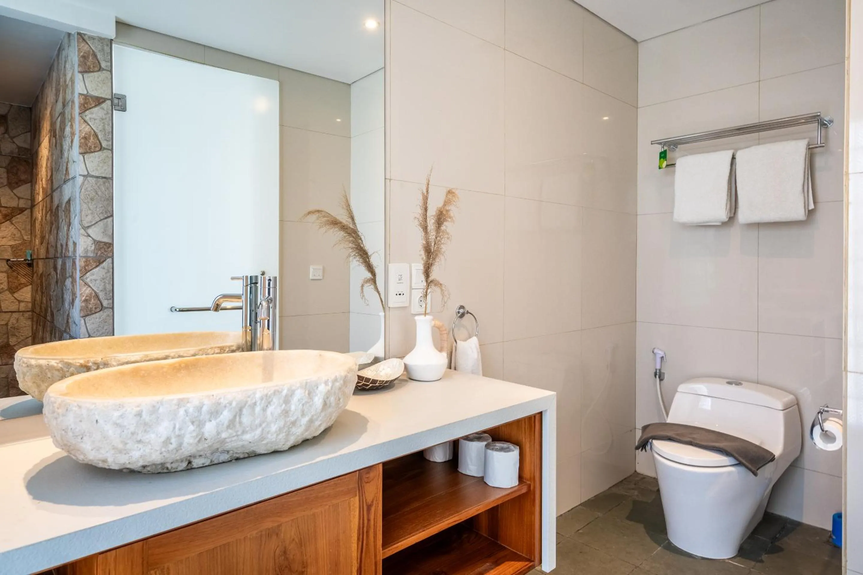 Toilet in AQ-VA Hotel & Villas Seminyak