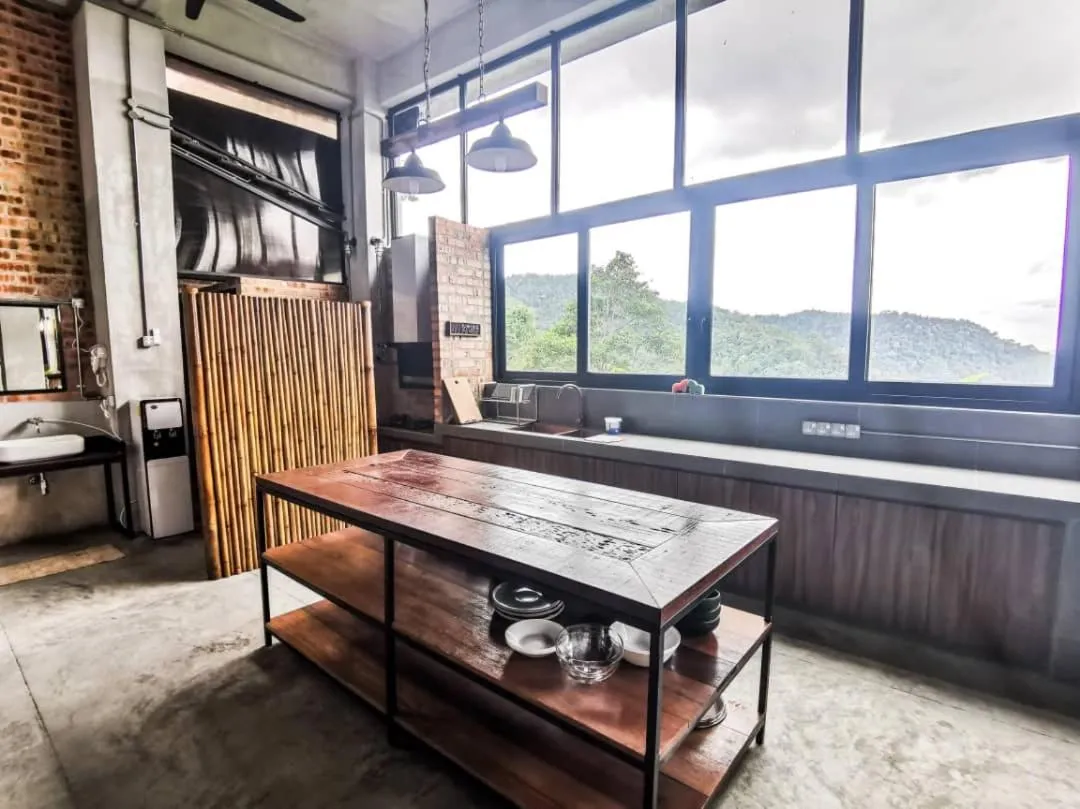 Kitchen or kitchenette in Sembayu Villa