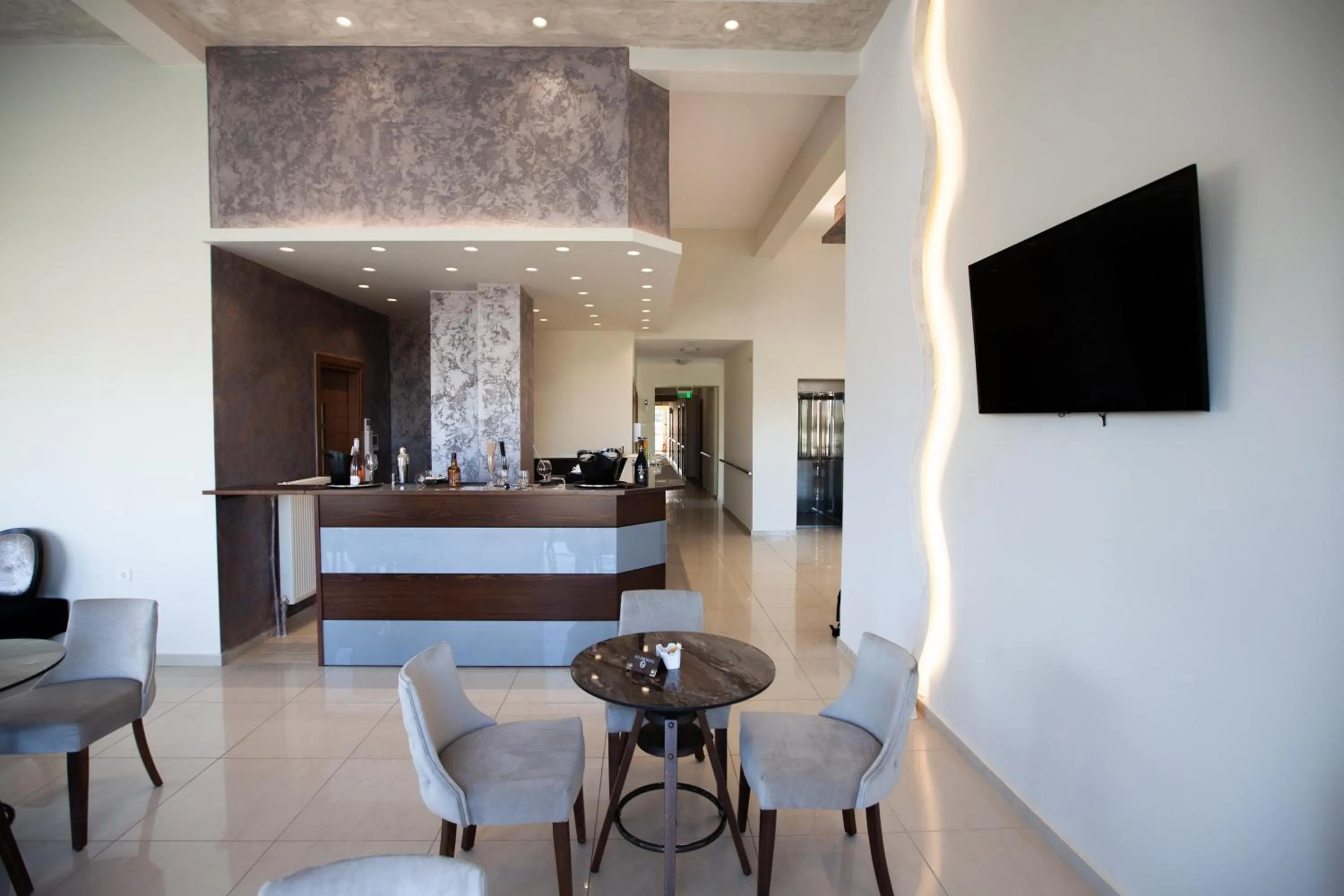 Communal lounge/ TV room in City Gate Hotel Airport Thessaloniki