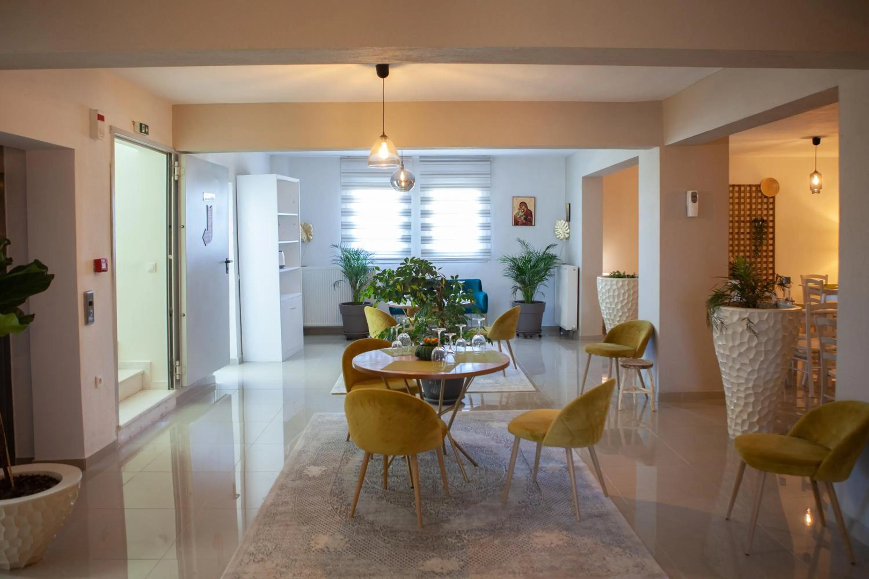 Library in City Gate Hotel Airport Thessaloniki