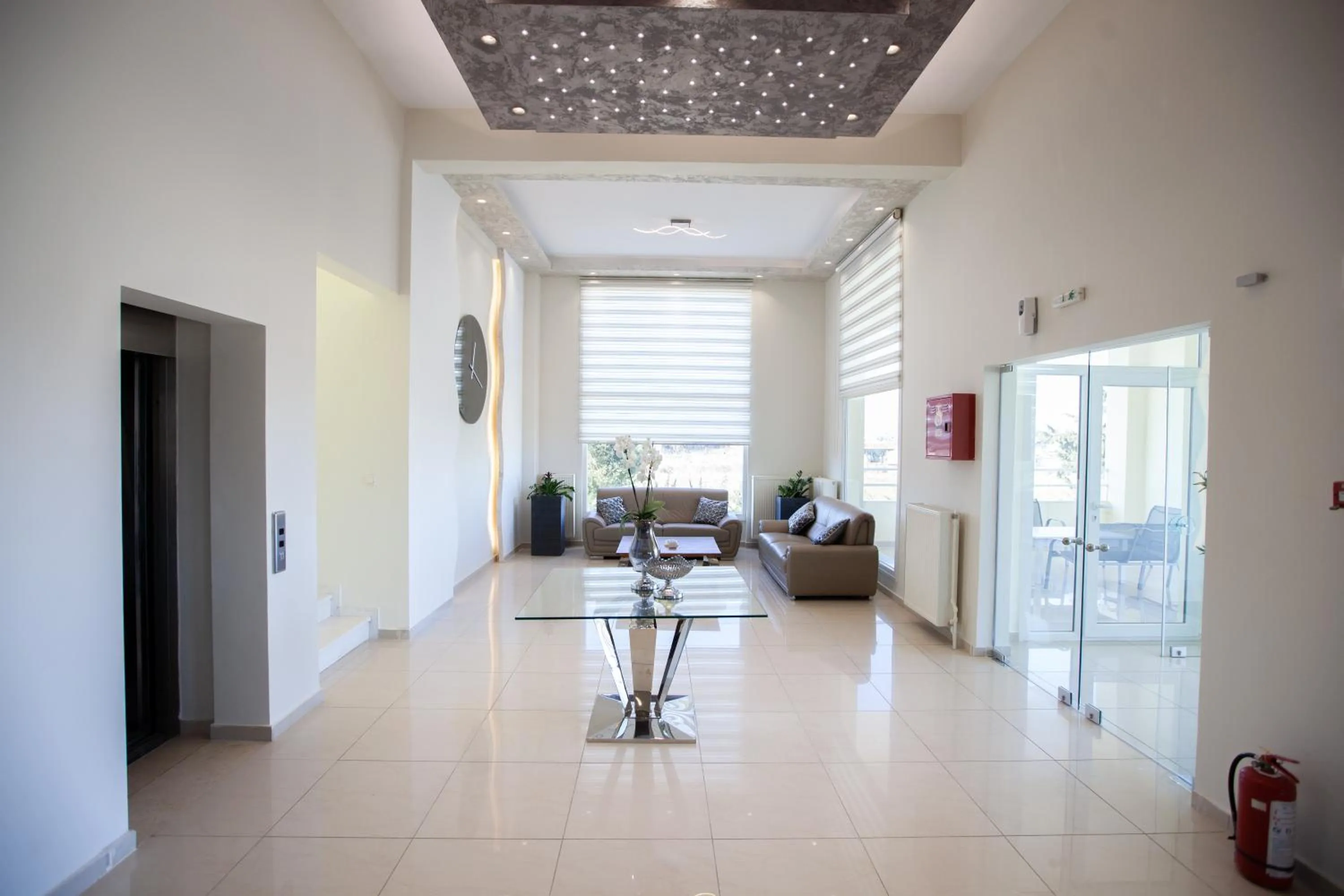 Communal lounge/ TV room in City Gate Hotel Airport Thessaloniki