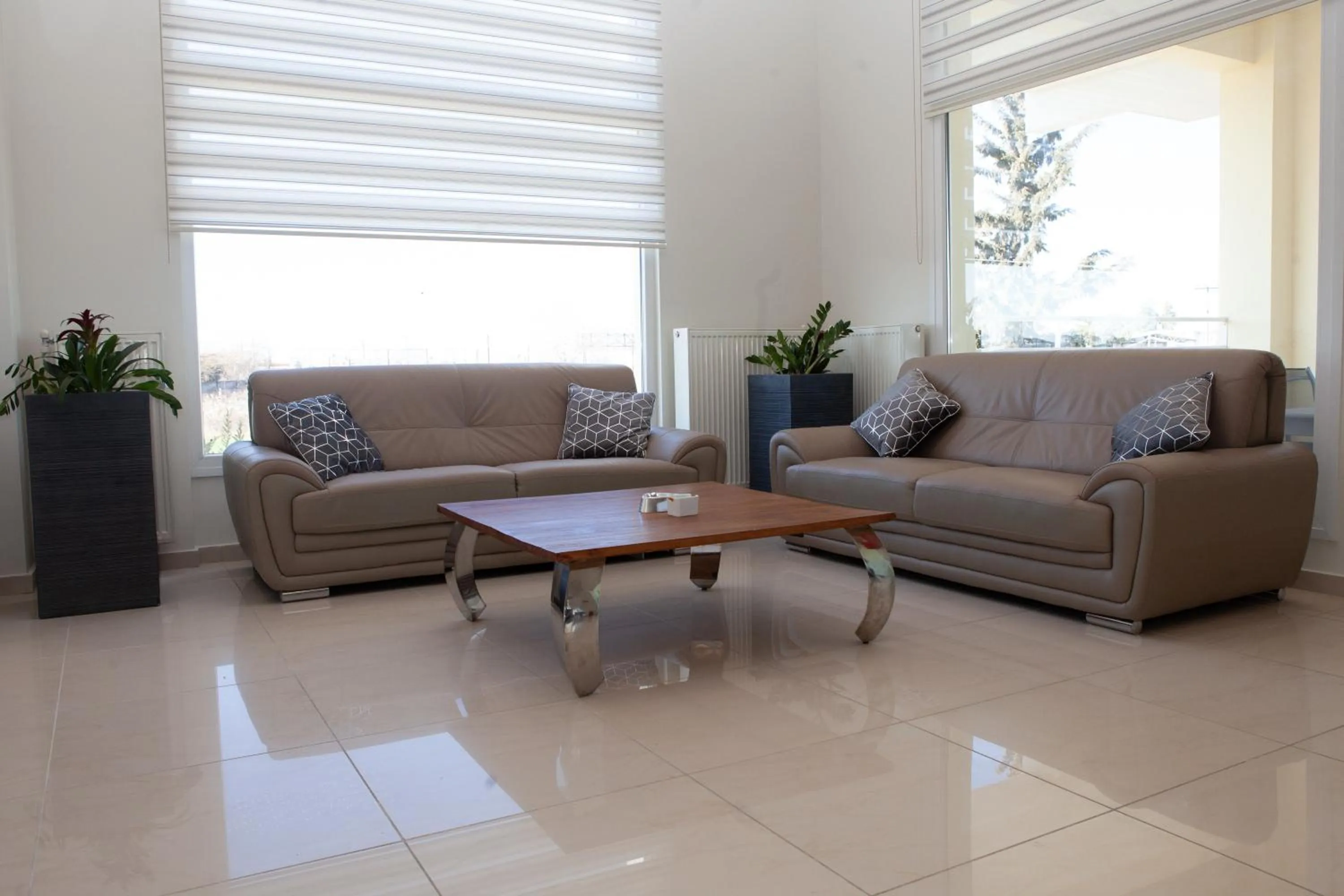 Communal lounge/ TV room in City Gate Hotel Airport Thessaloniki