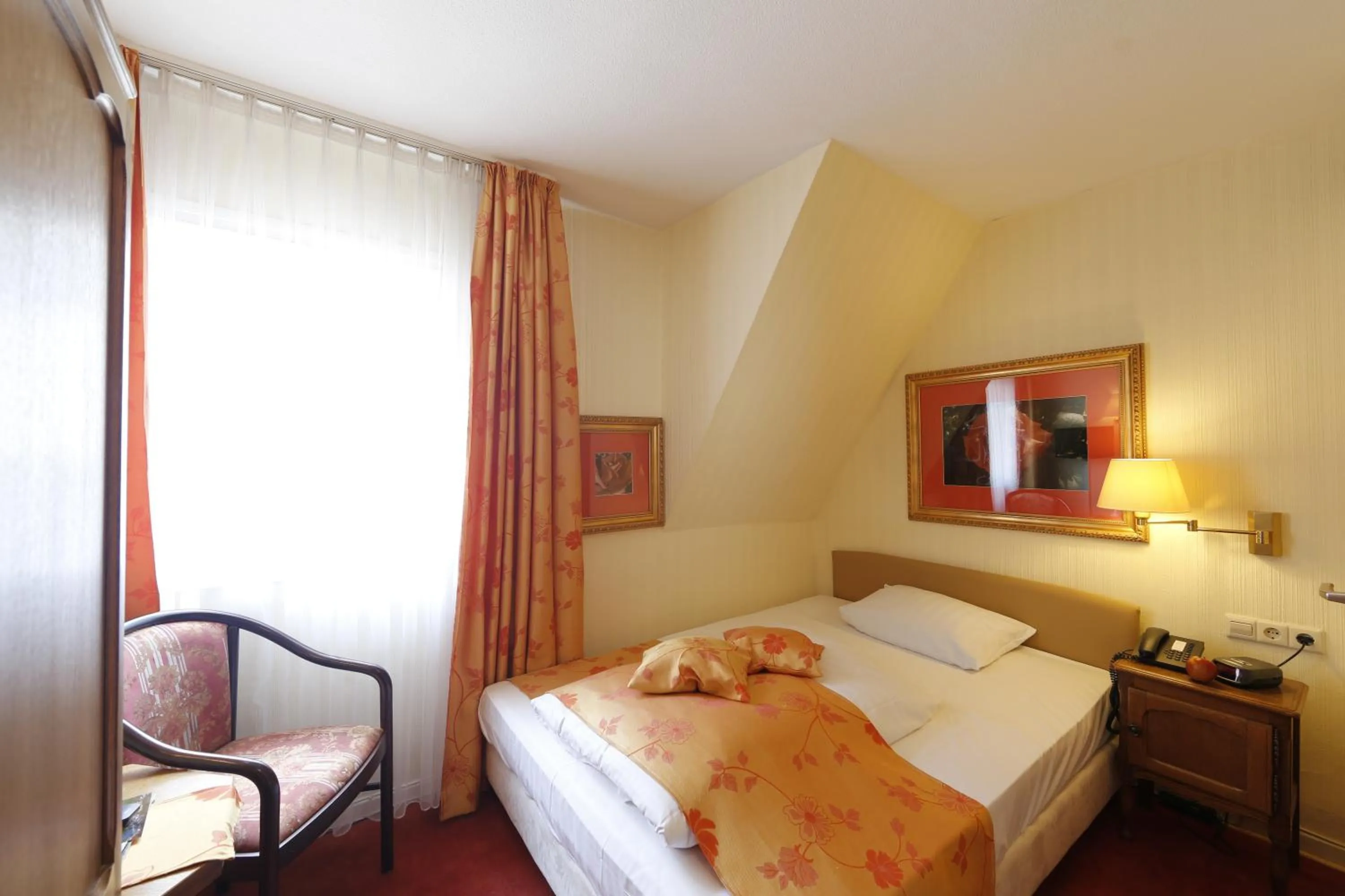 Photo of the whole room, Bed in Hotel Karl Noss