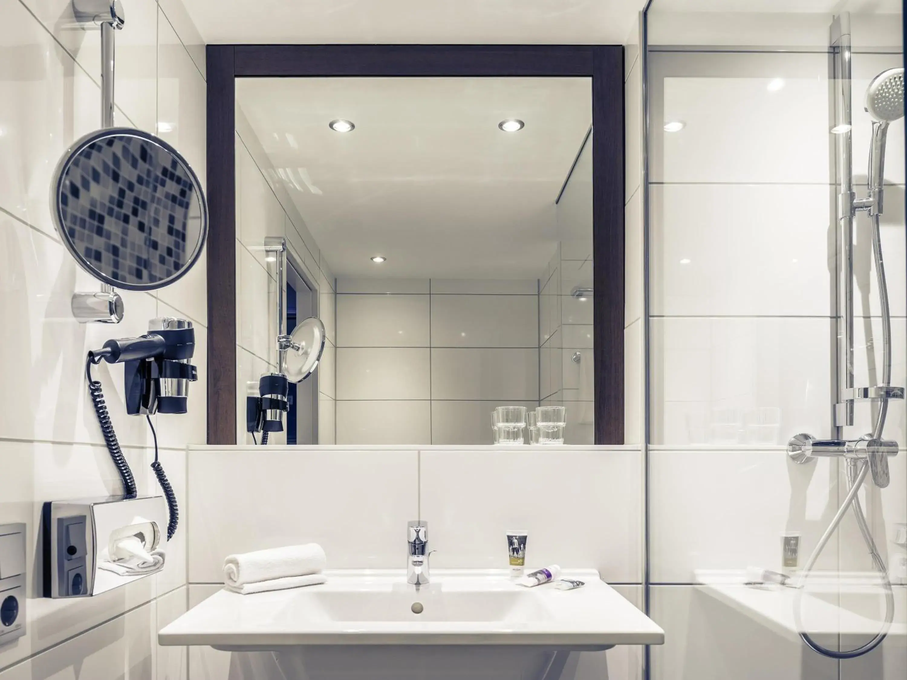 Standard Double Room with Sofa Bed in Fürther Hotel Mercure Nürnberg West Standard Double Room with Sofa Bed in Fürther Hotel Mercure Nürnberg West