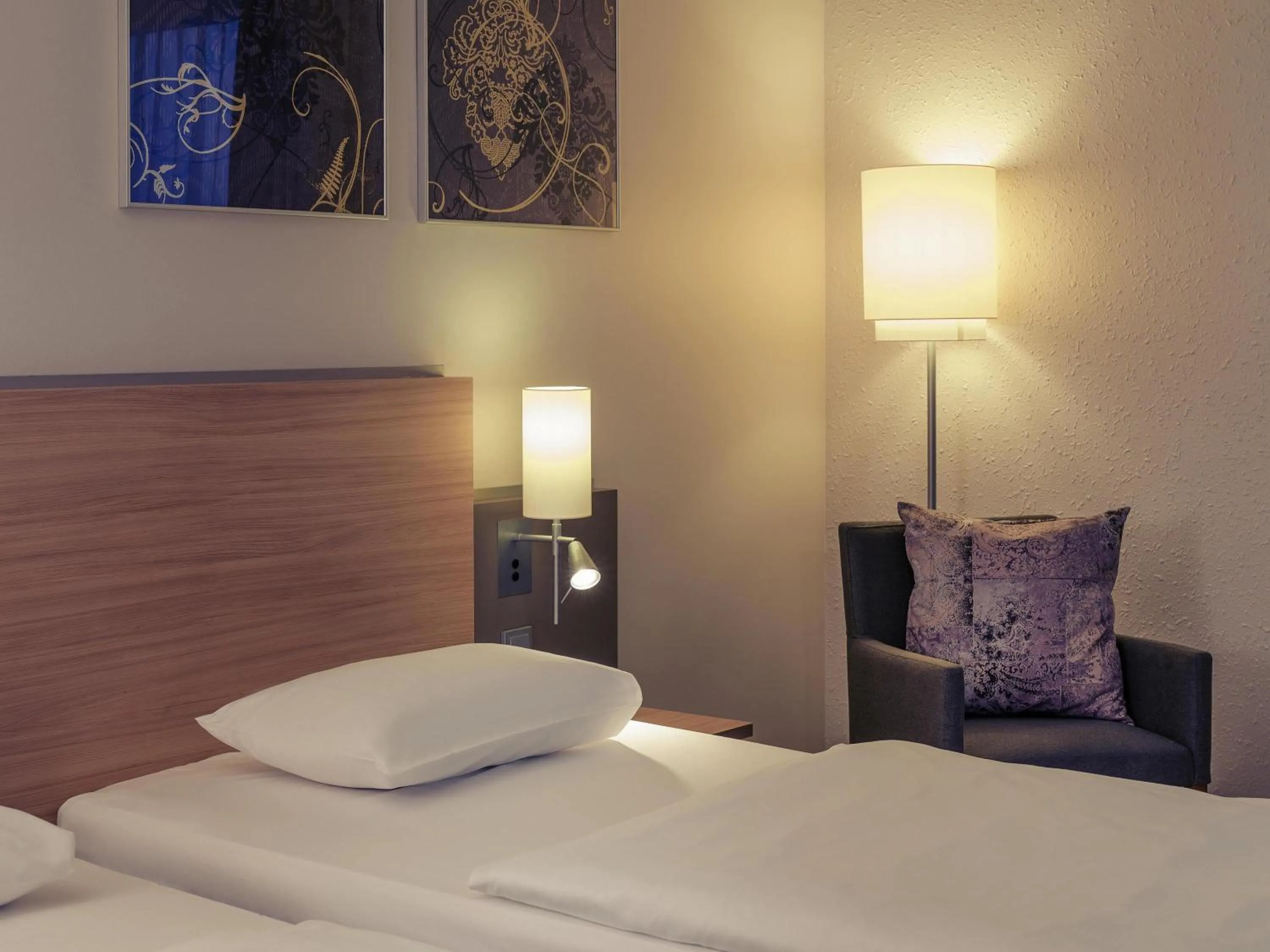 Bedroom, Bed in Fürther Hotel Mercure Nürnberg West