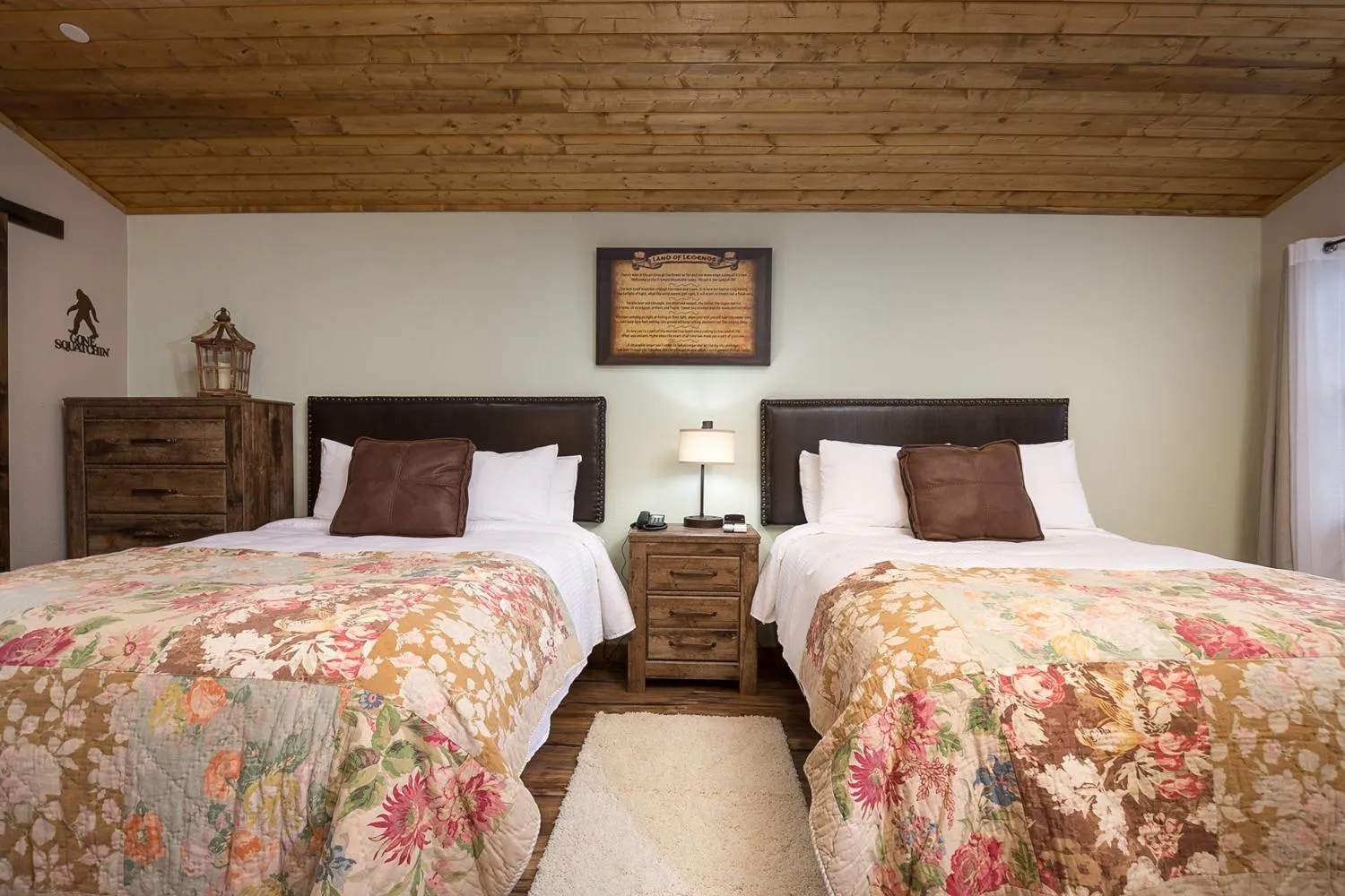 Bed in Woodland Inns