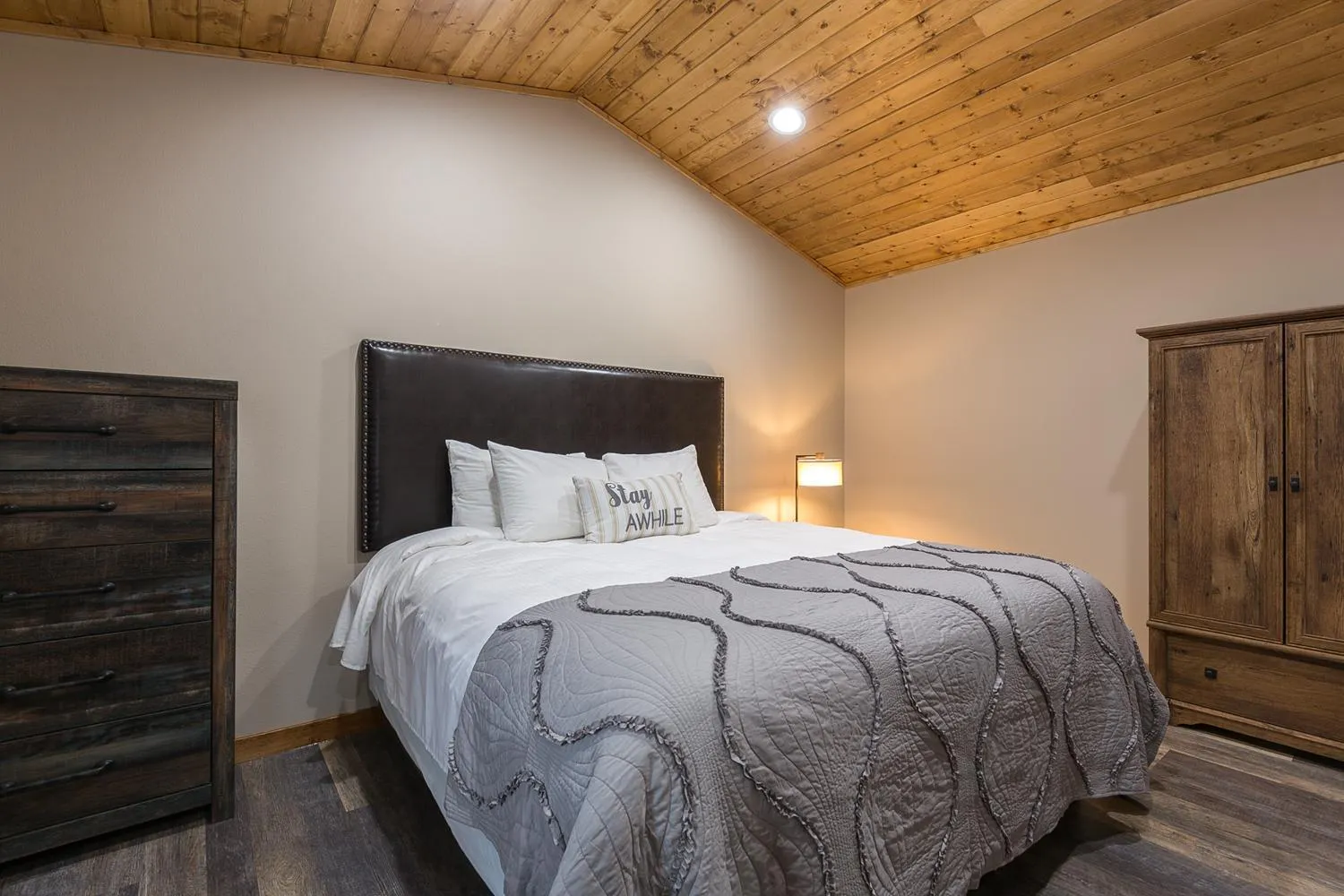 Bed in Woodland Inns