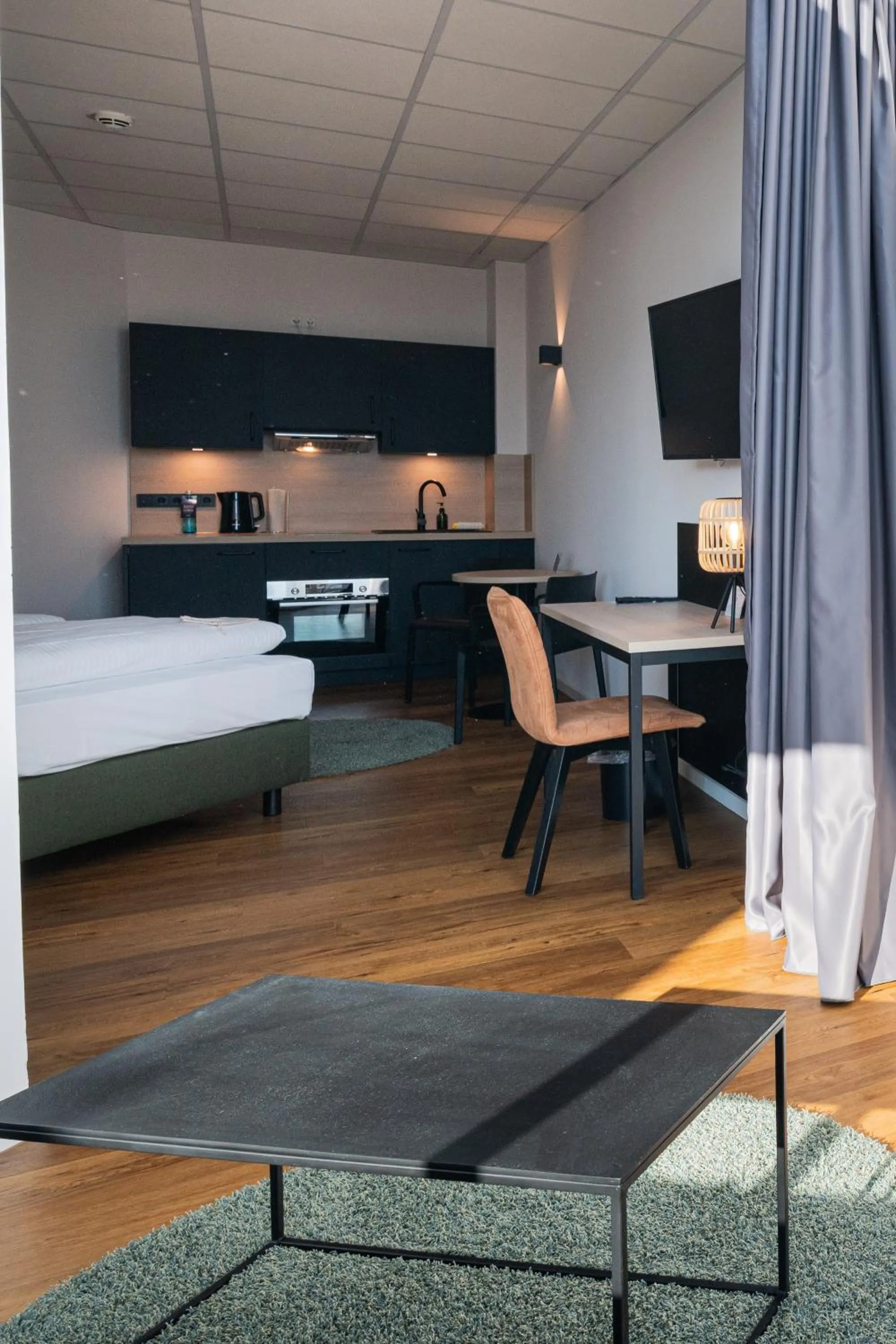 Kitchen or kitchenette, Bed in Hotel Arkadia