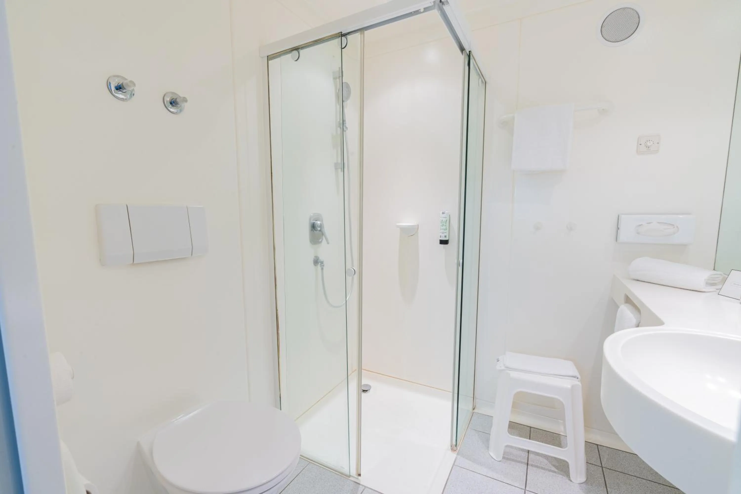 Shower in Hotel Arkadia