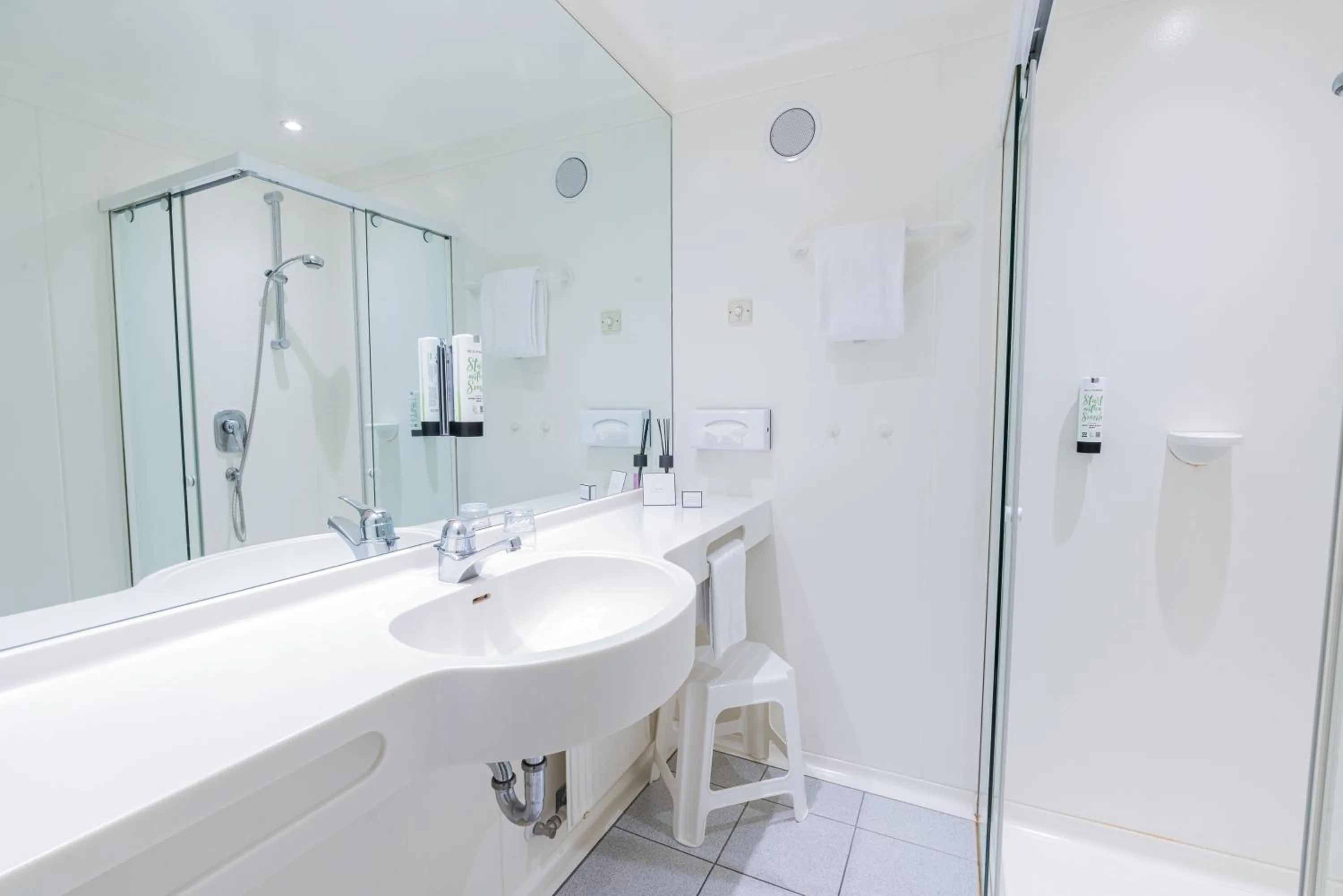 Shower in Hotel Arkadia