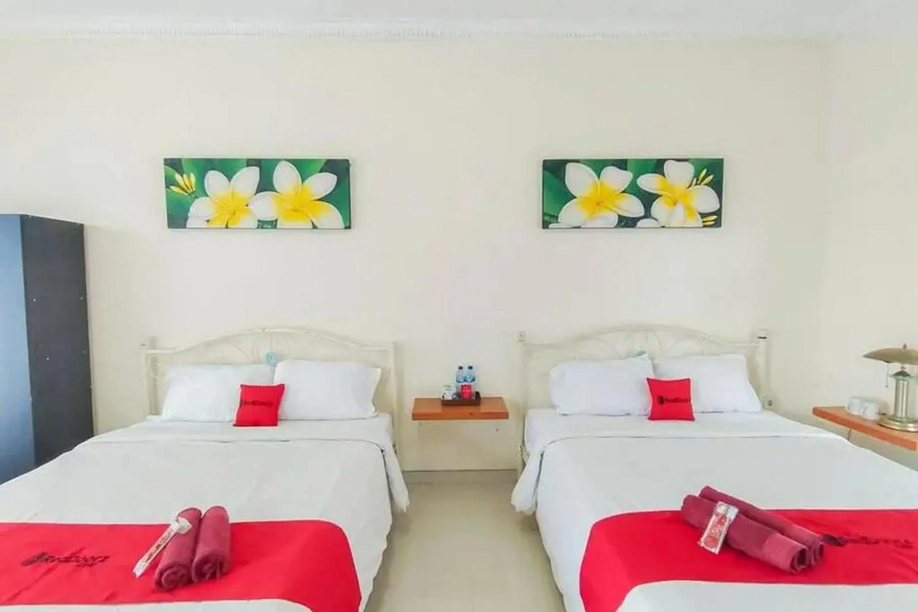 Bed in RedDoorz Syariah at Prapen Jaya Surabaya