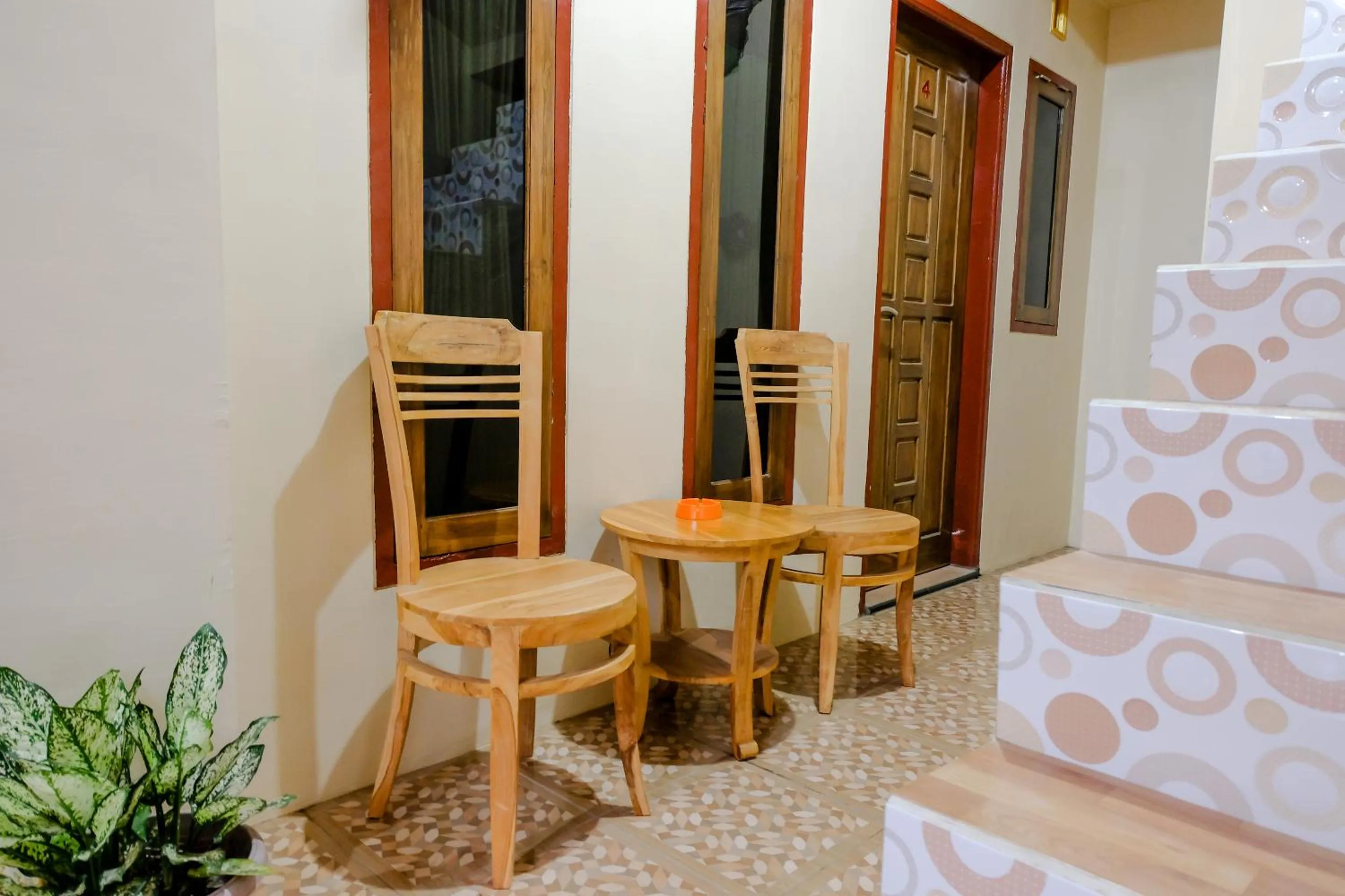 Patio in RedDoorz Syariah At Sulfat Malang