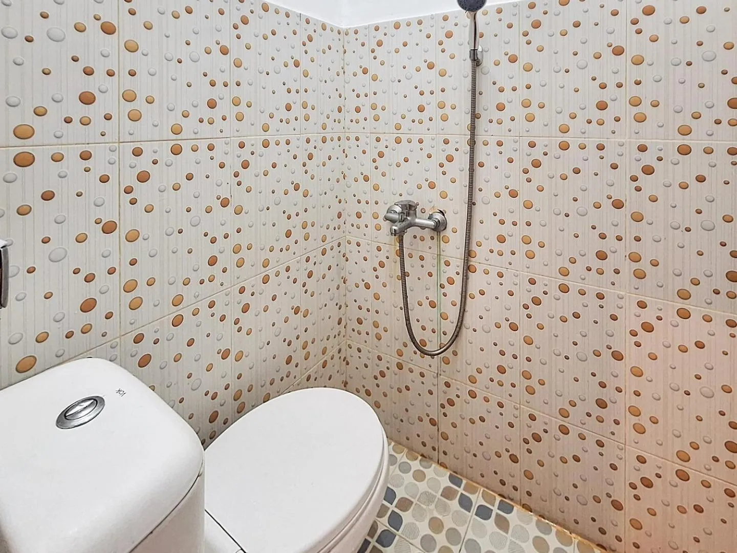 Bathroom in RedDoorz Syariah at Galliano Homestay Bukittinggi