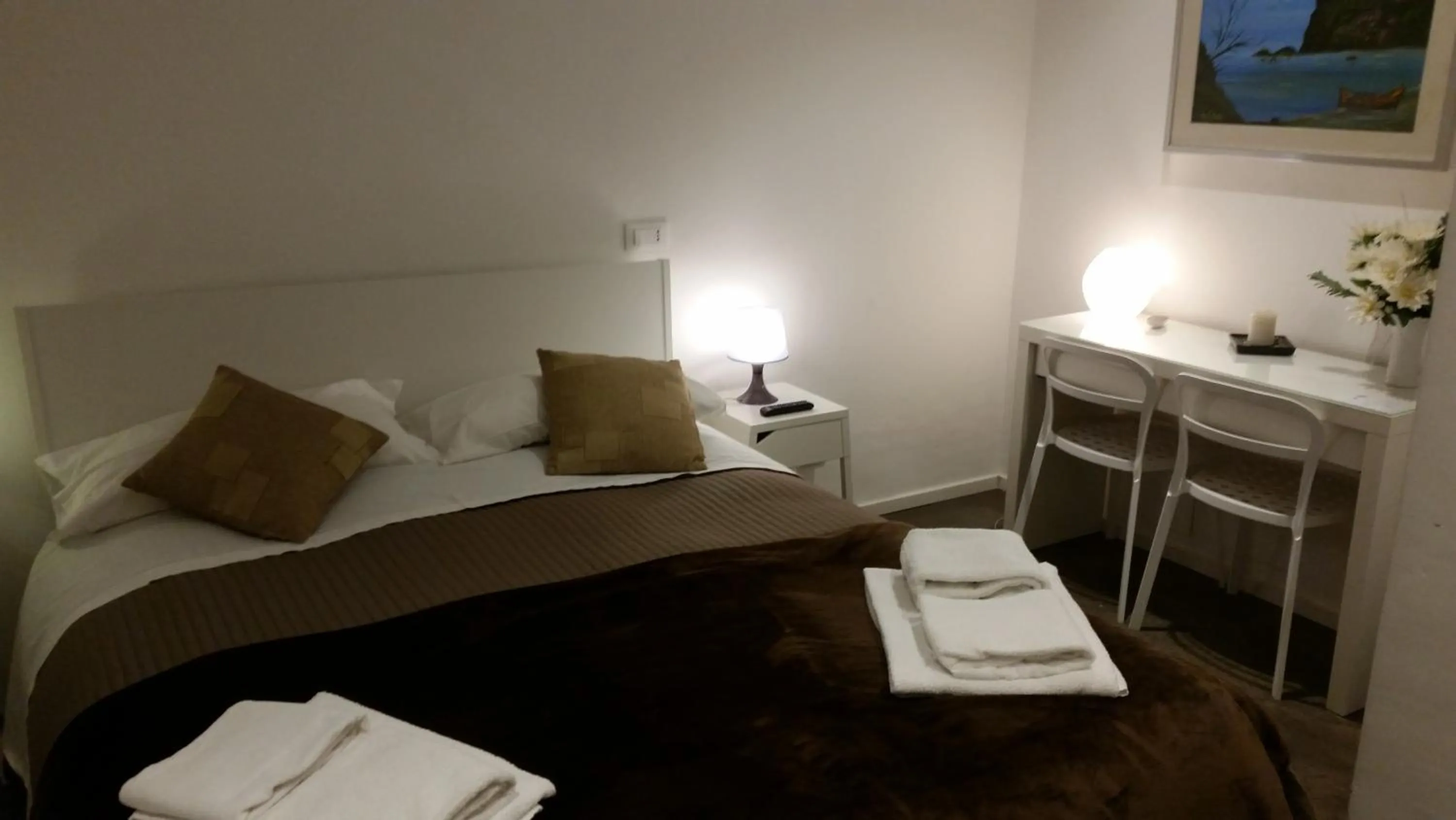 Bedroom, Bed in Palermo Rooms