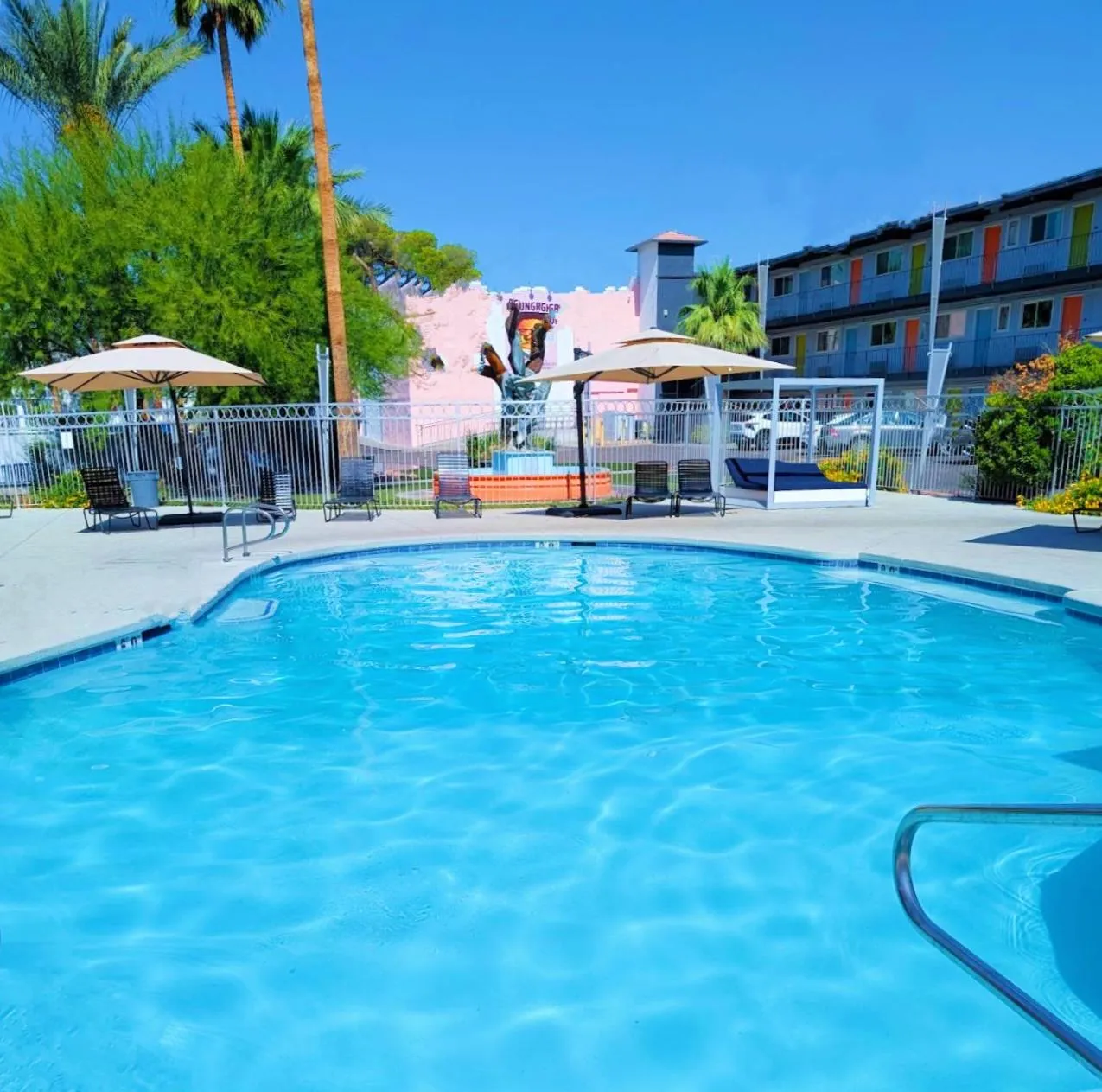 Pool view in Bposhtels Las Vegas