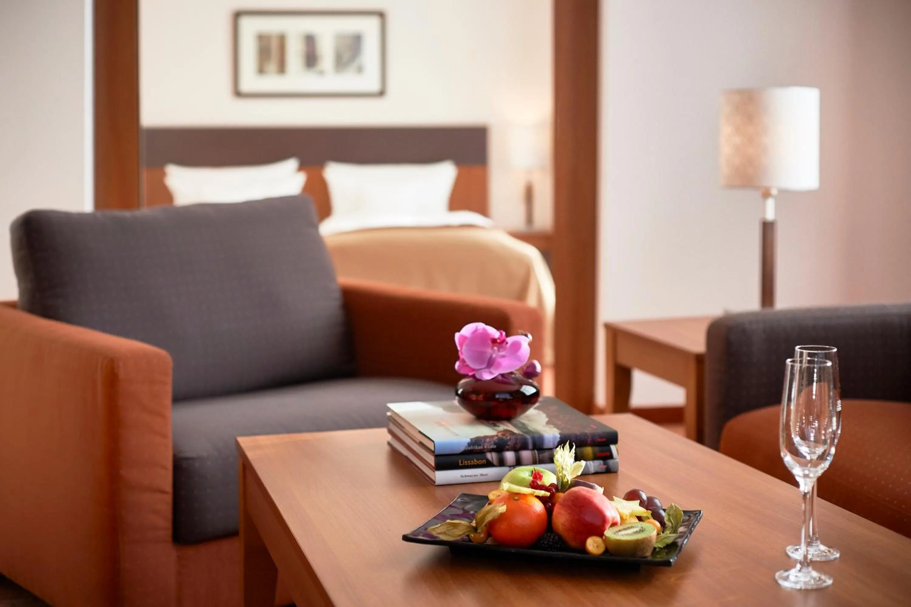 Living room, Bed in Dorint Hotel am Dom Erfurt