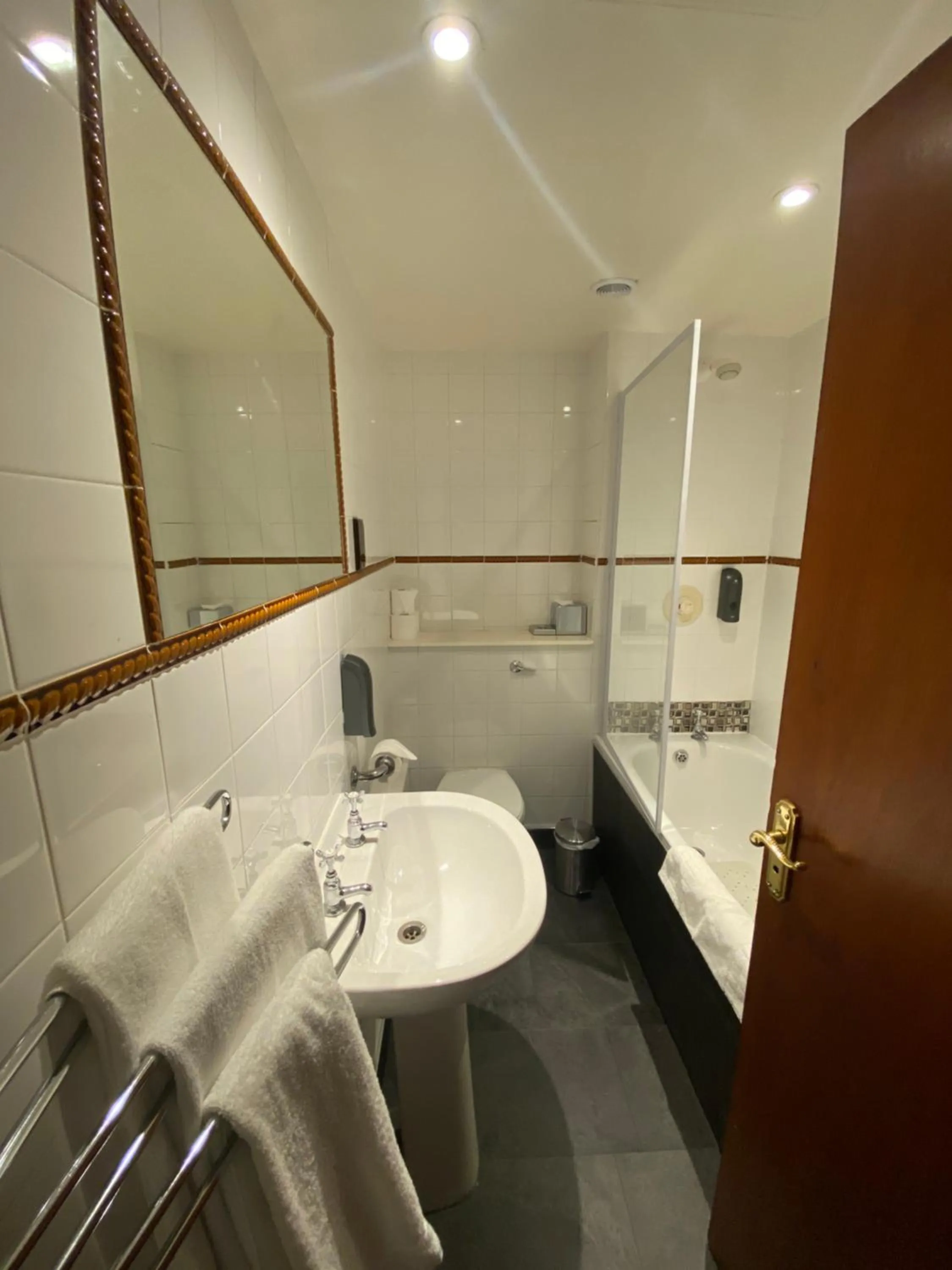 Bathroom in No6 West Coates