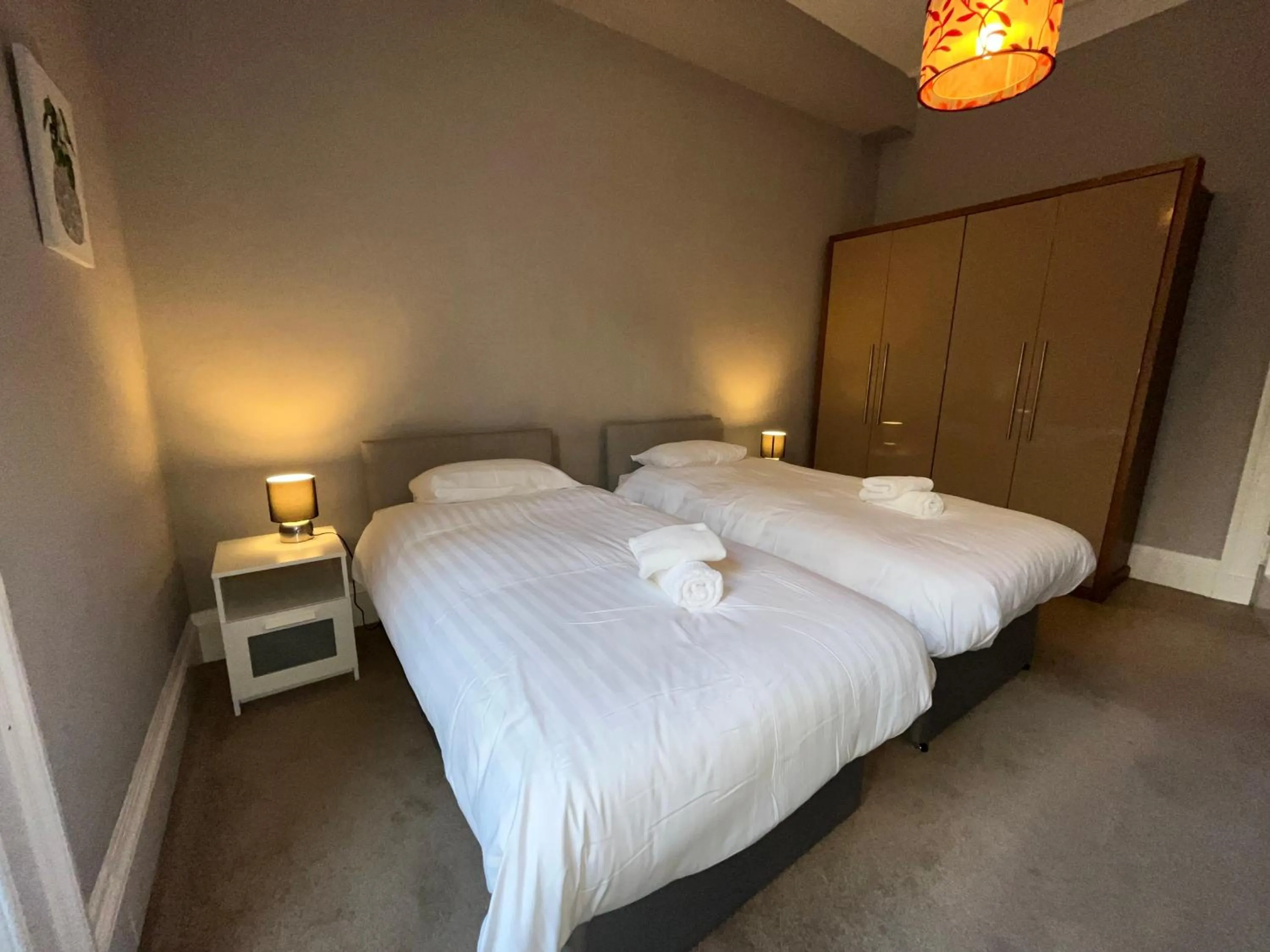 Bedroom, Bed in No6 West Coates