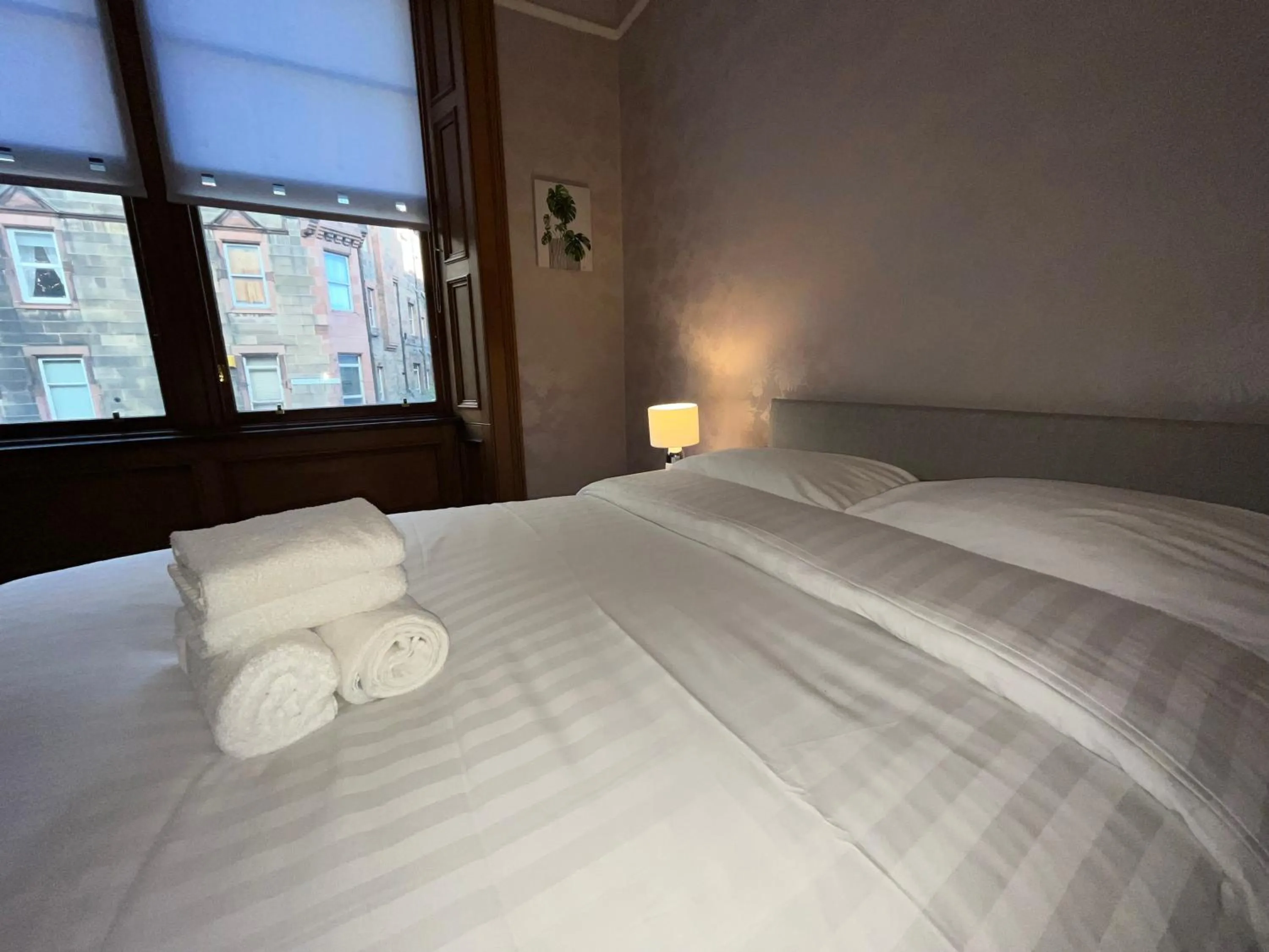 Bedroom, Bed in No6 West Coates