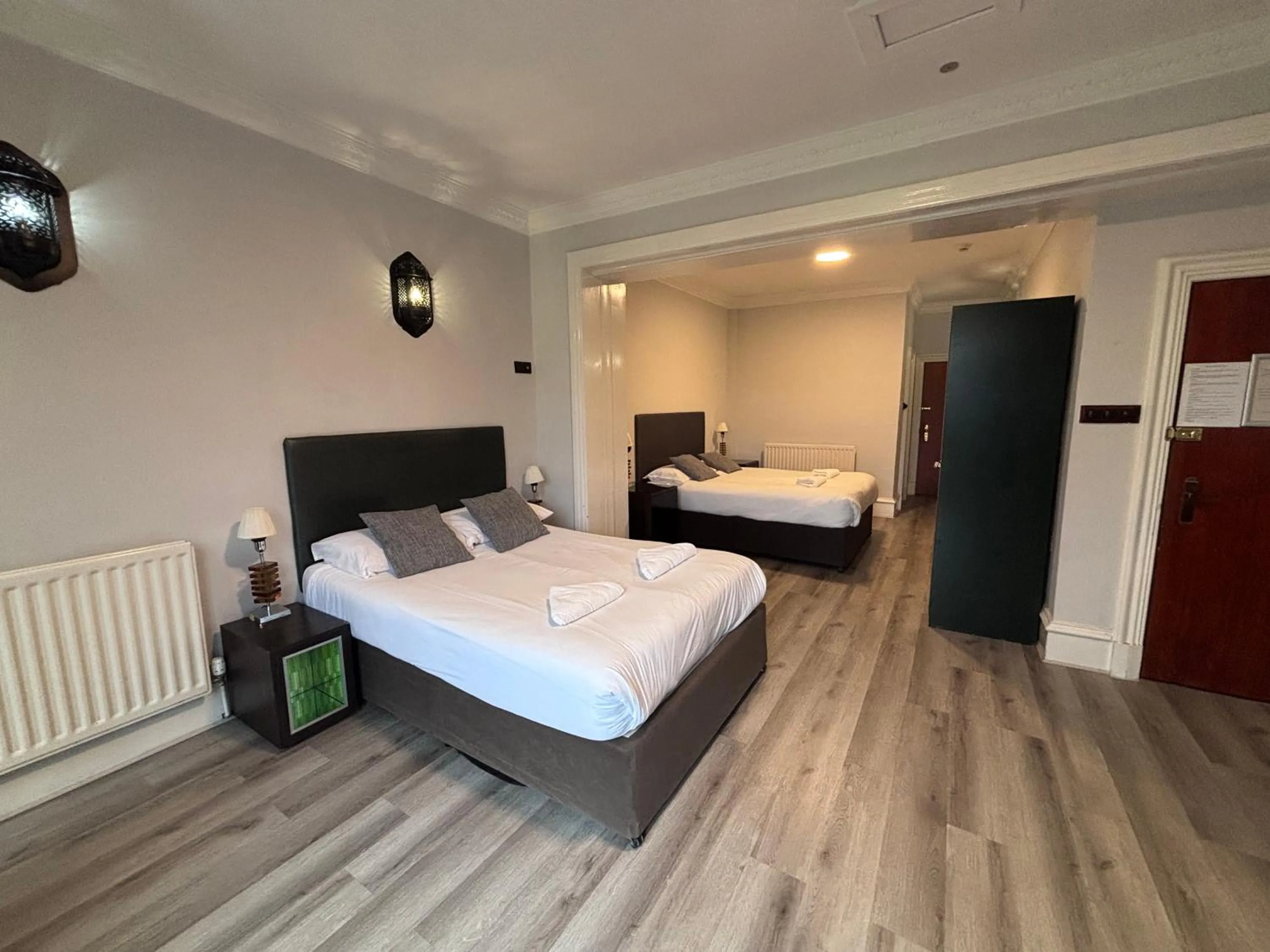 Bedroom, Bed in No6 West Coates