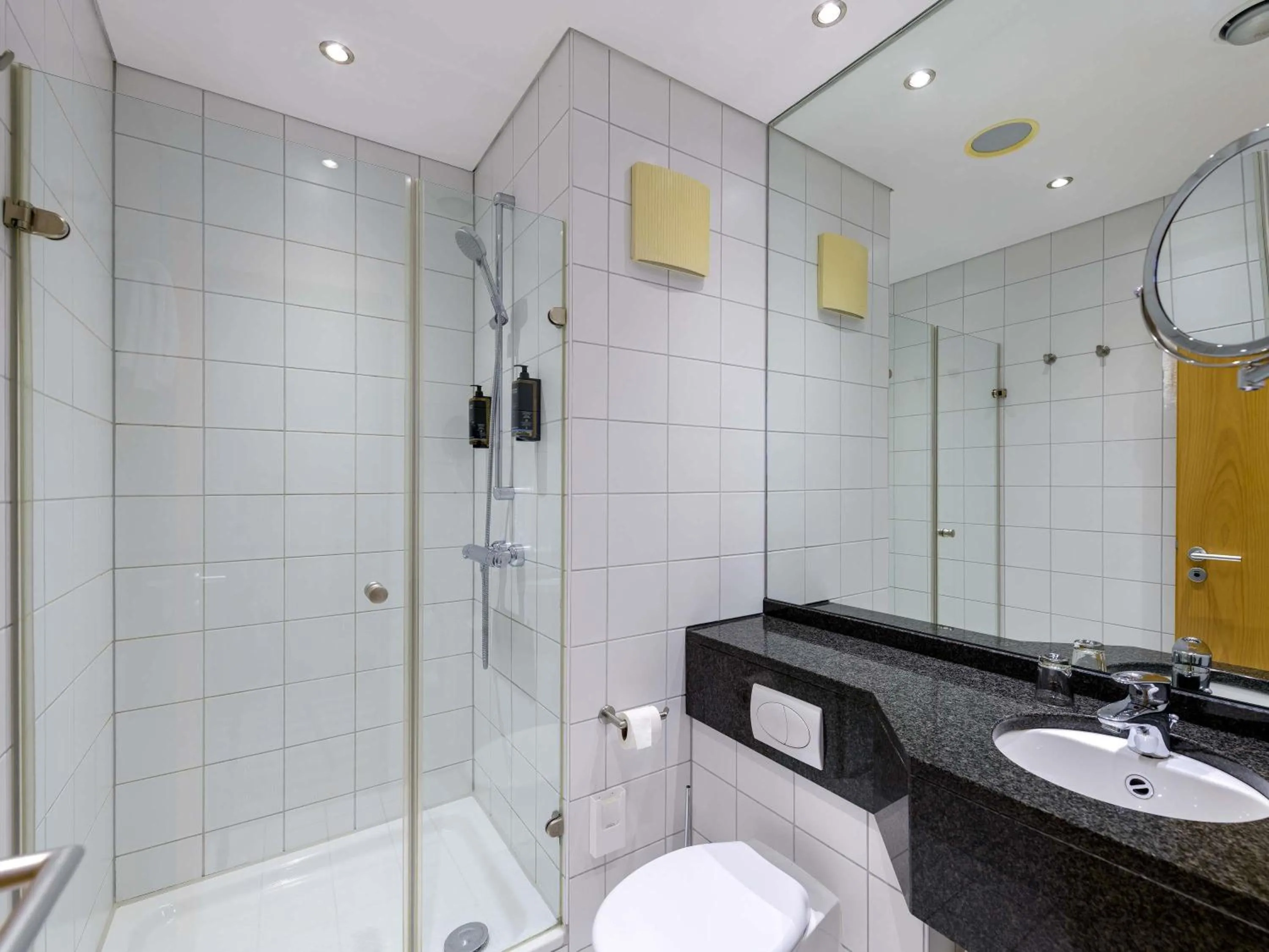 Bedroom in Mercure Hotel Aachen Am Dom