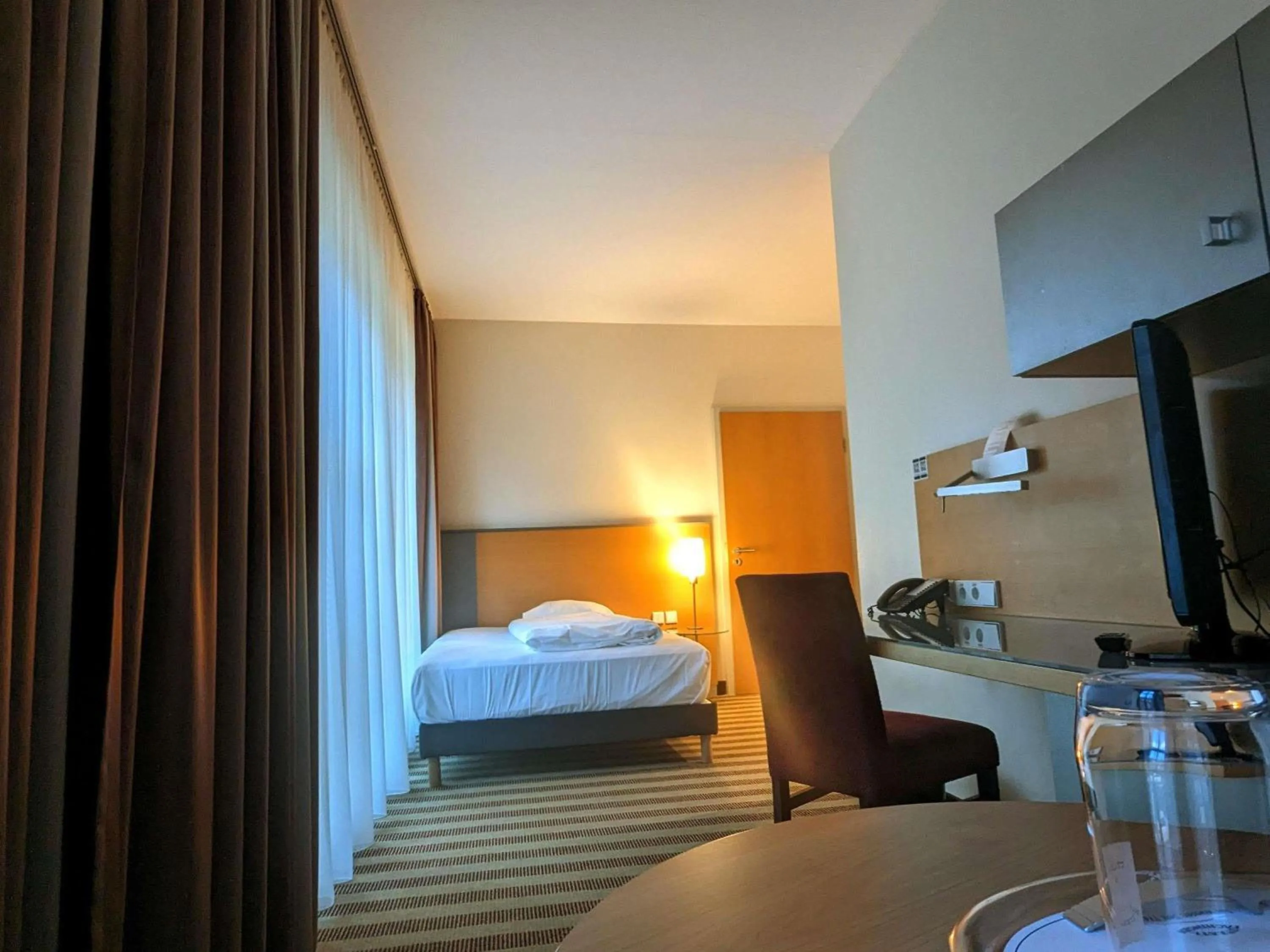 Bedroom, Bed in Mercure Hotel Aachen Am Dom