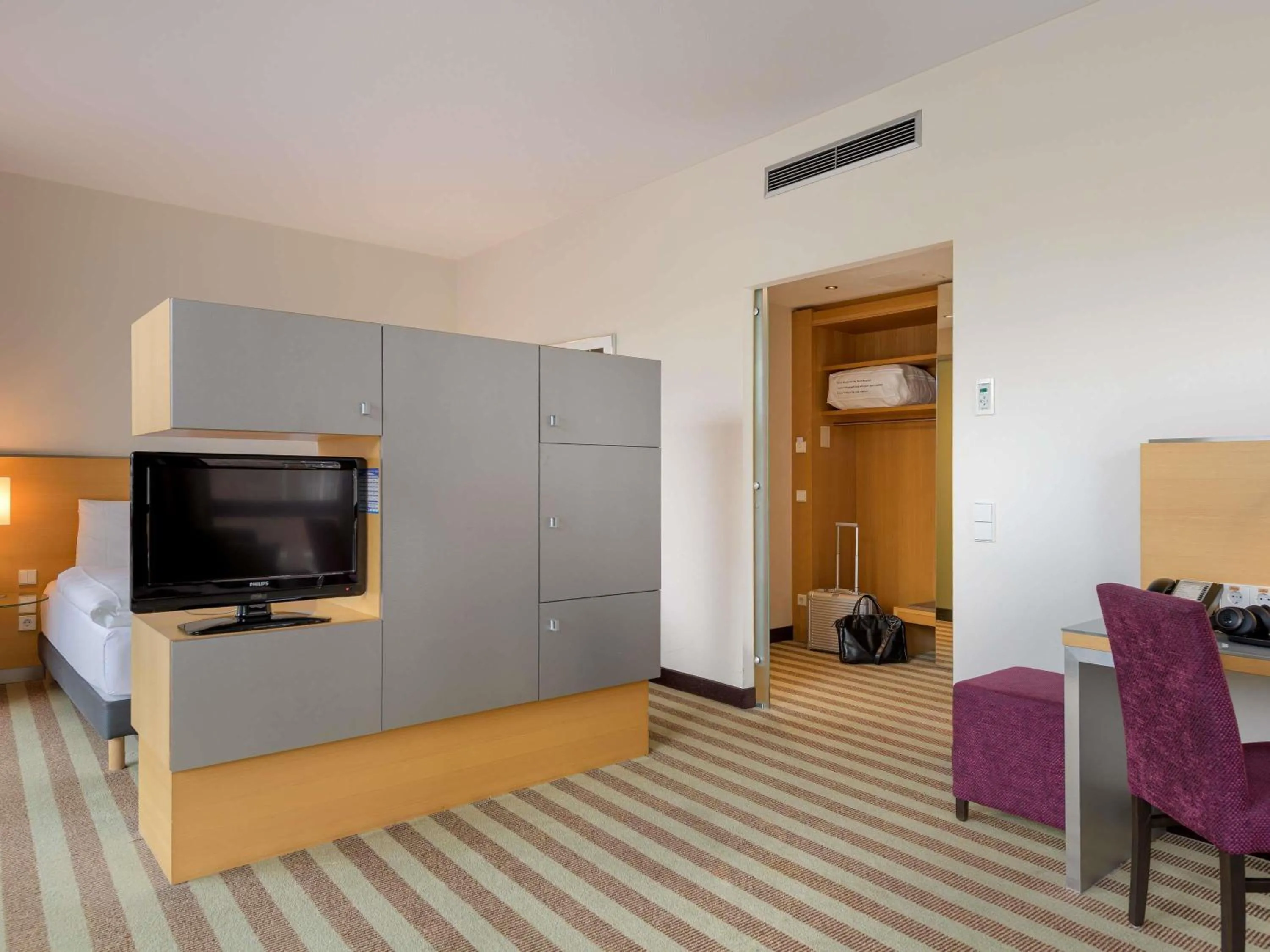 Bedroom in Mercure Hotel Aachen Am Dom