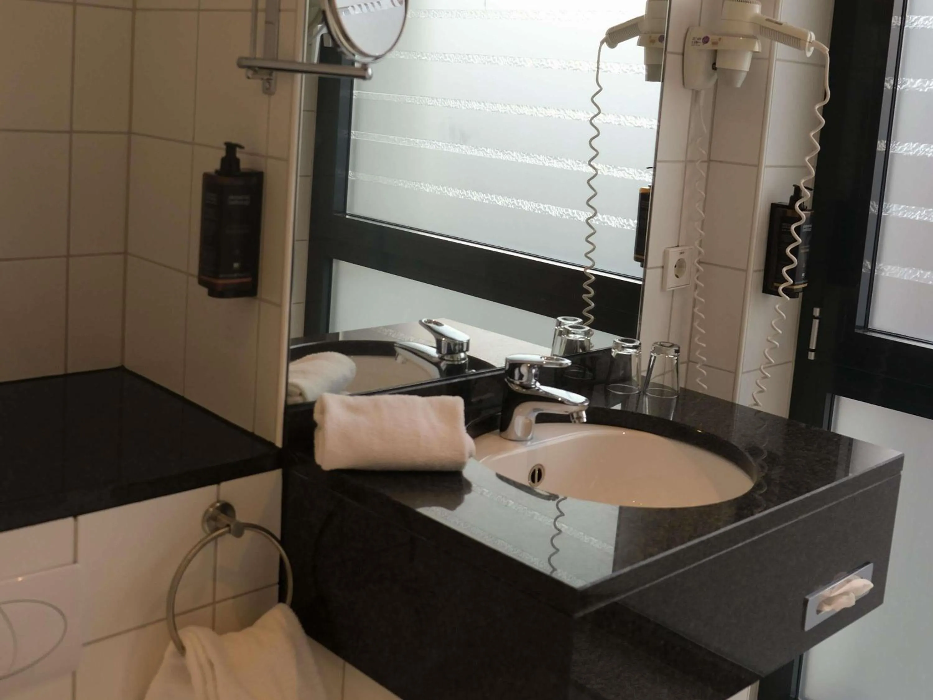 Bedroom in Mercure Hotel Aachen Am Dom