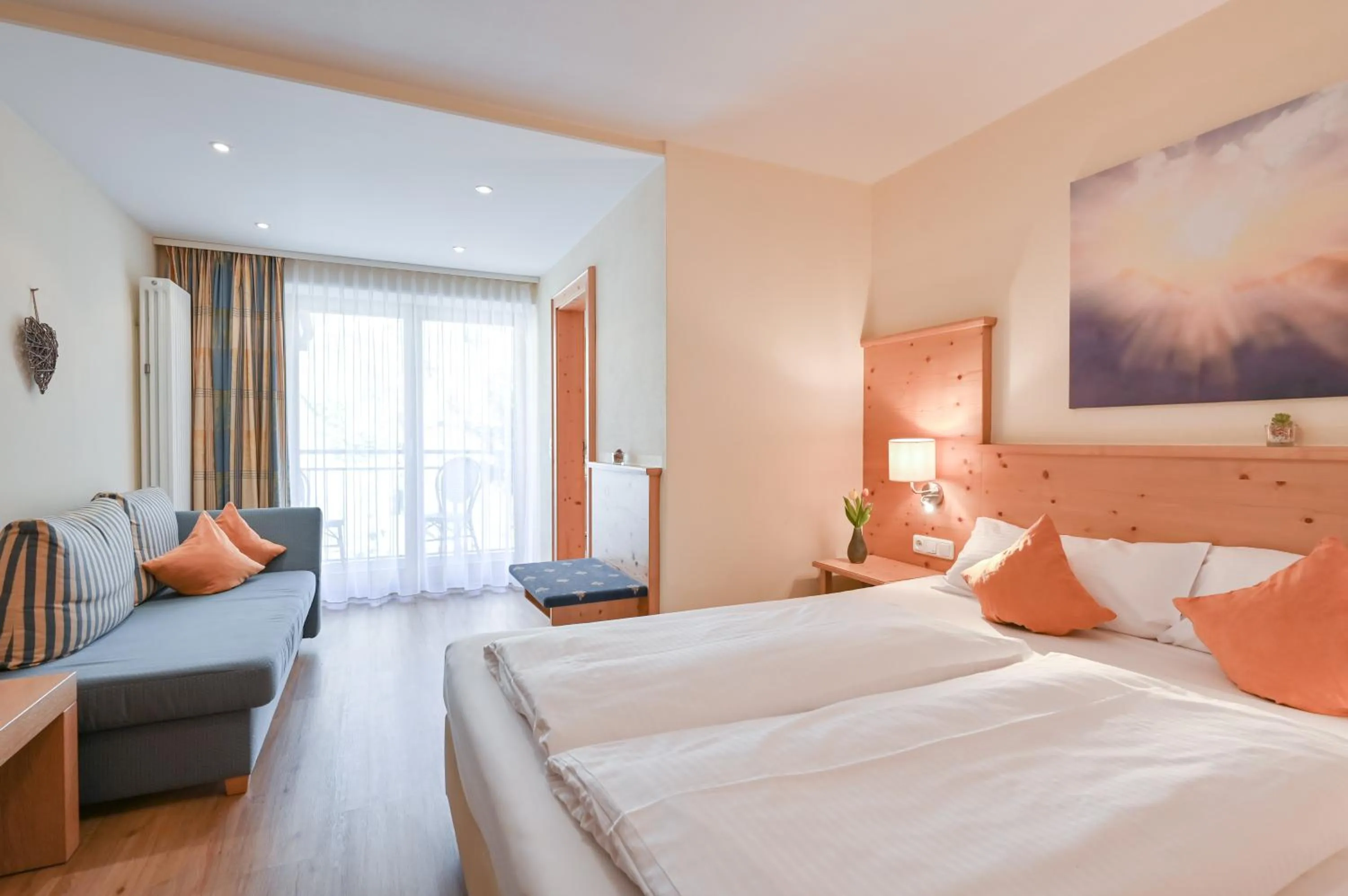 Bed in Hotel Alpenstuben