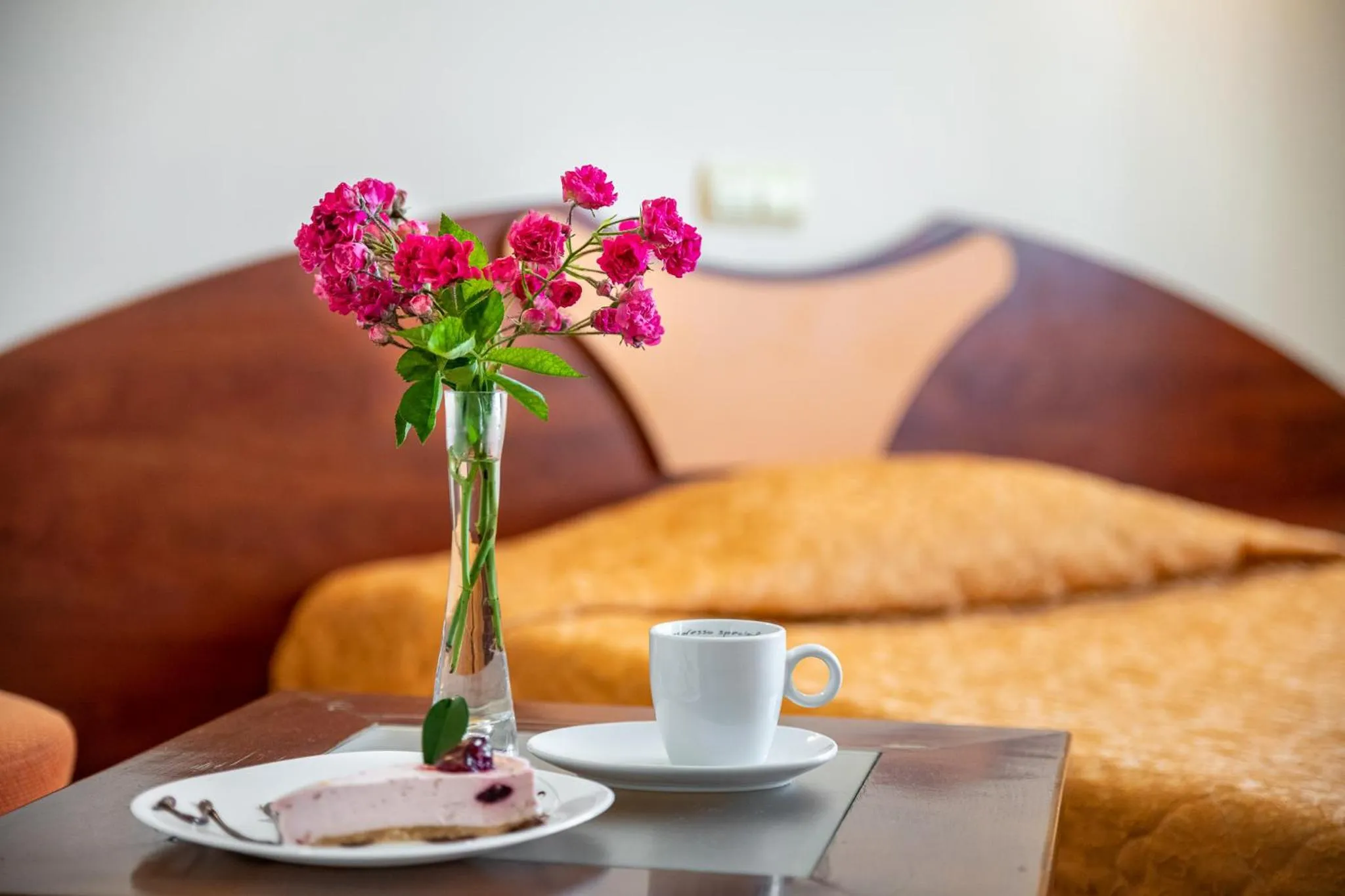 Seating area, Bed in Adamo Hotel