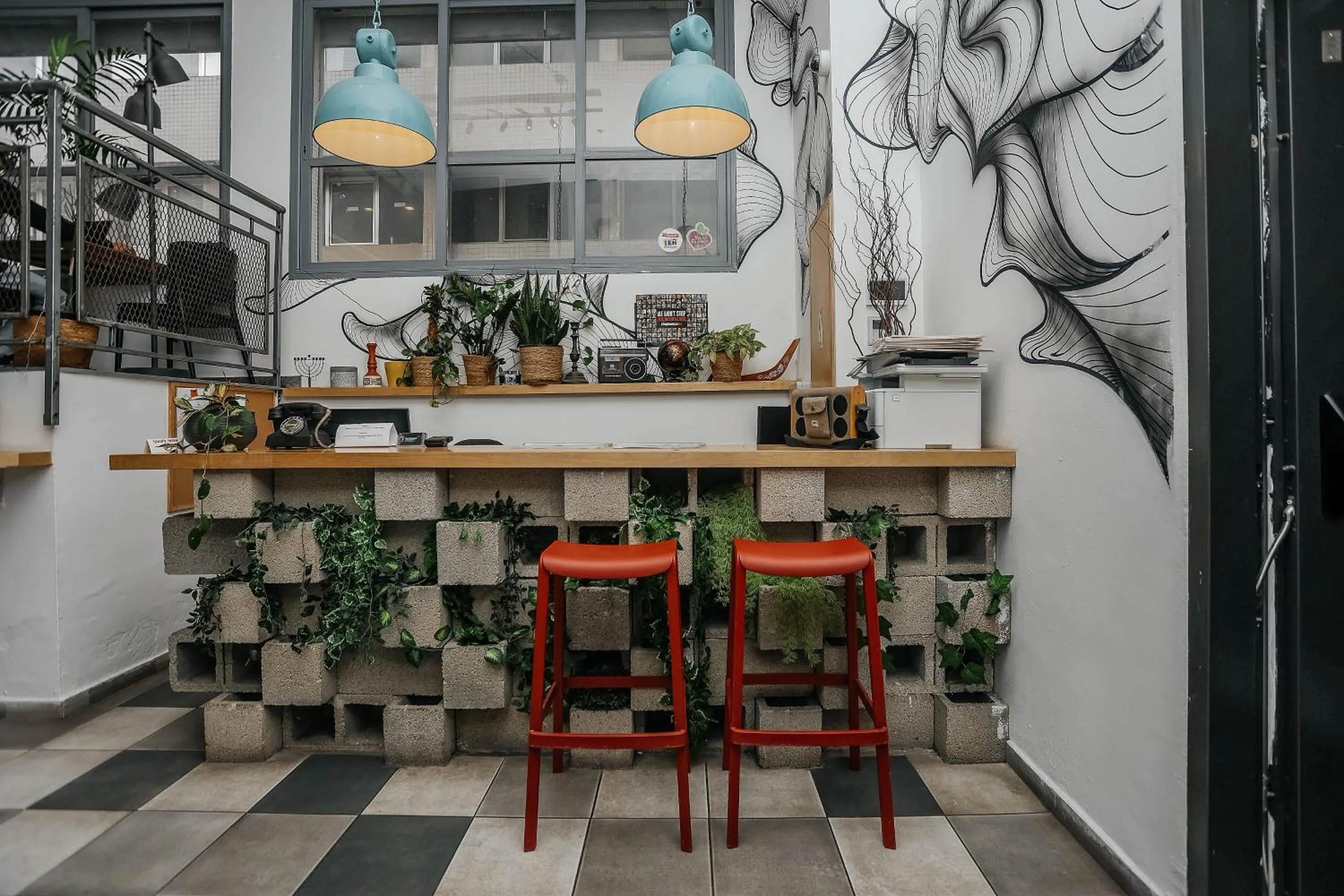 Seating area in Domus Metro Hotel
