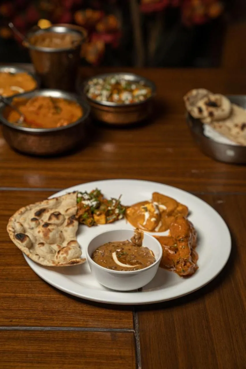 Restaurant/places to eat in Height View Residency