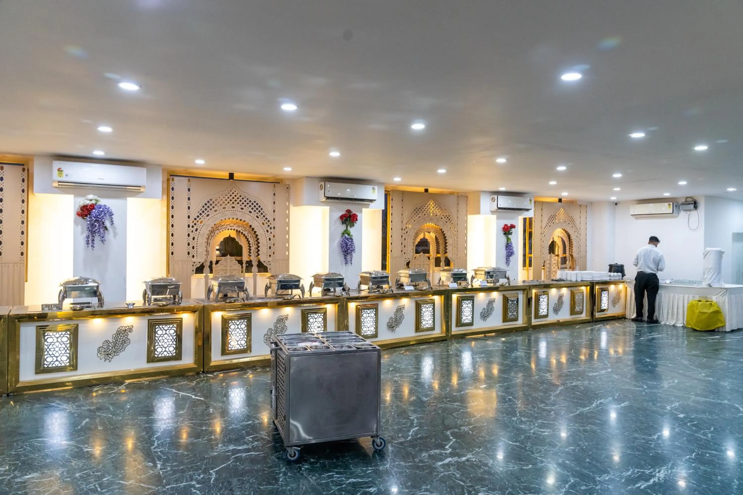 Buffet breakfast in Height View Residency