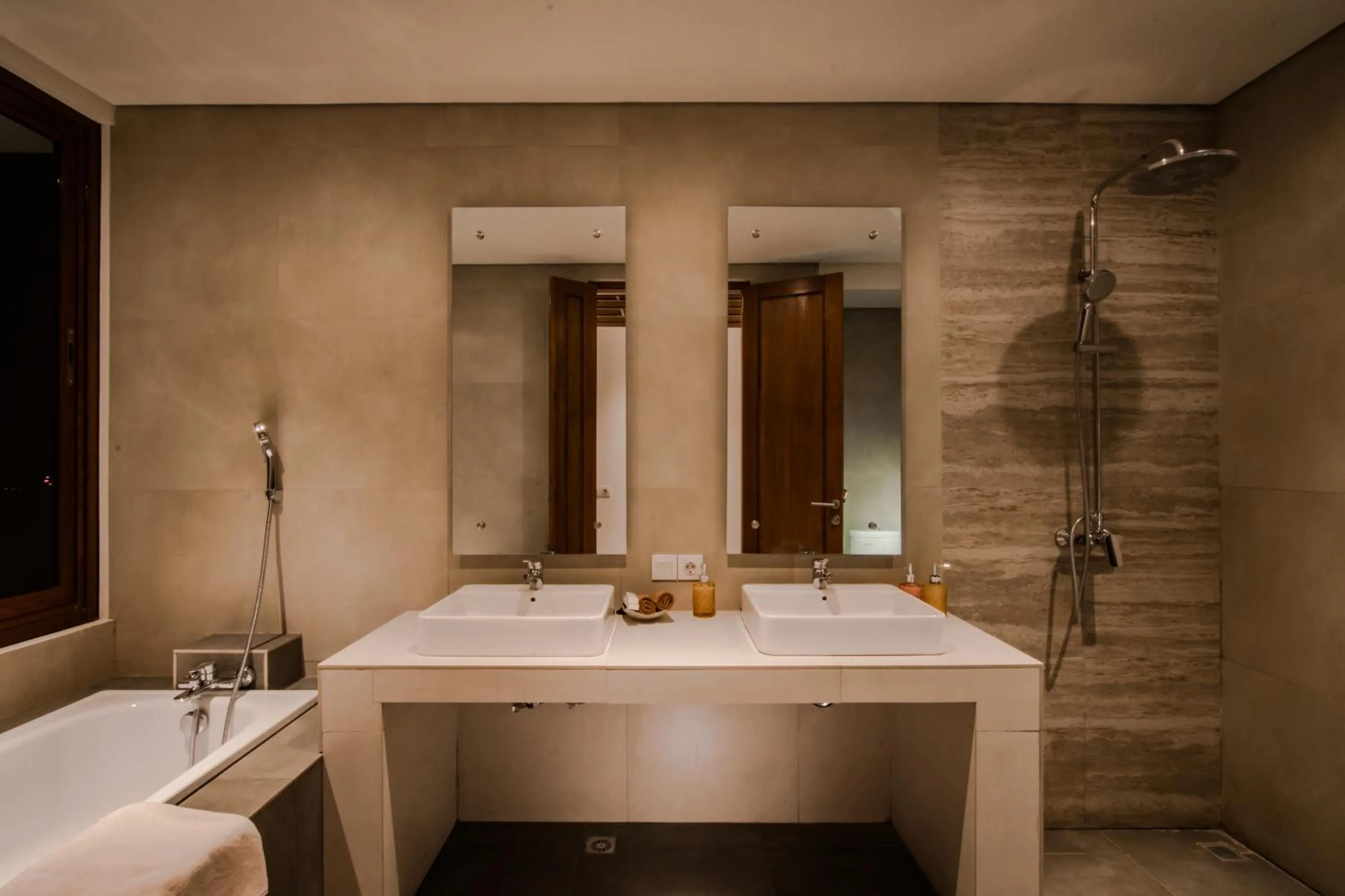 Shower in Abinawa Hill