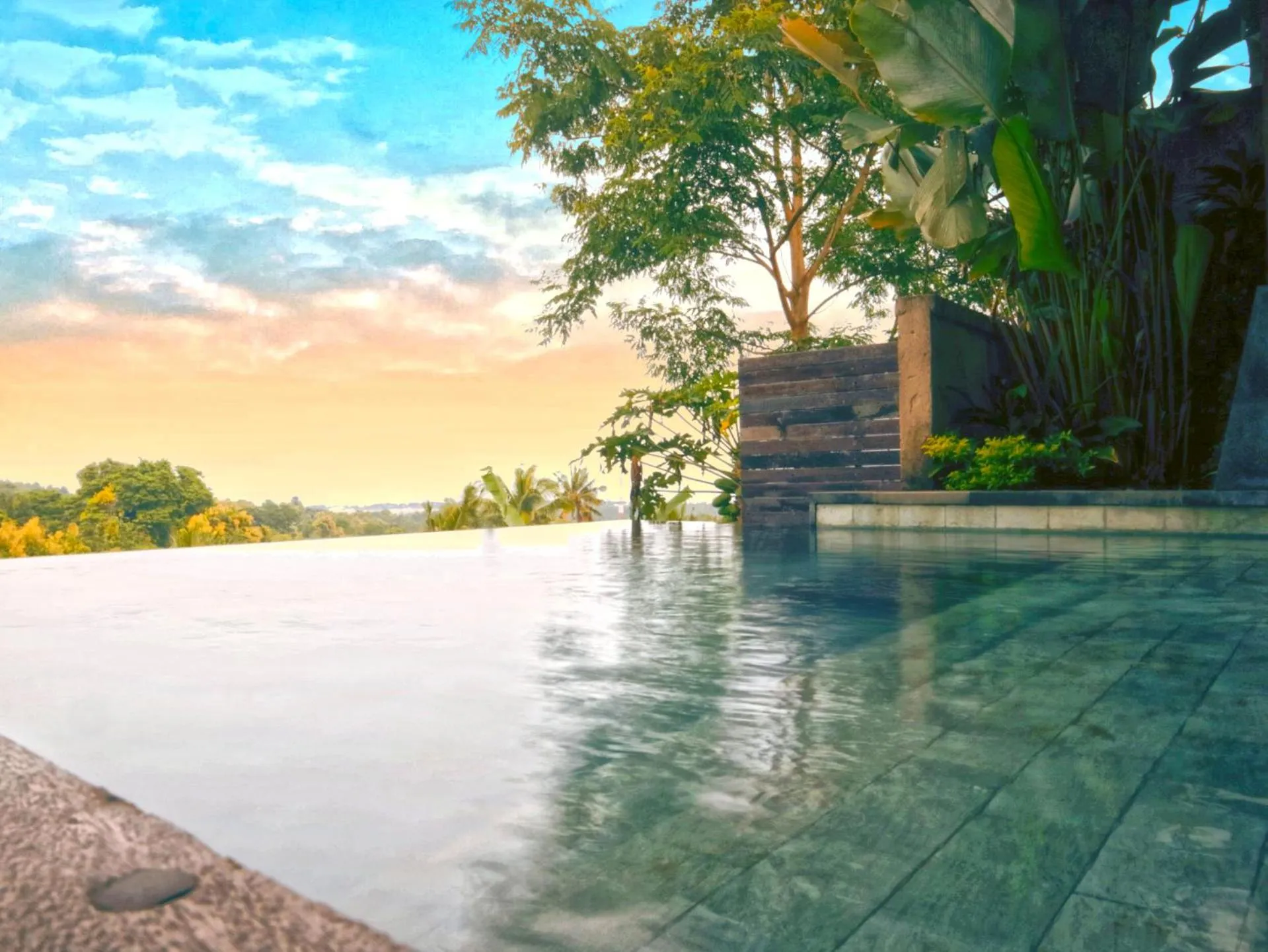 Swimming pool in Abinawa Hill