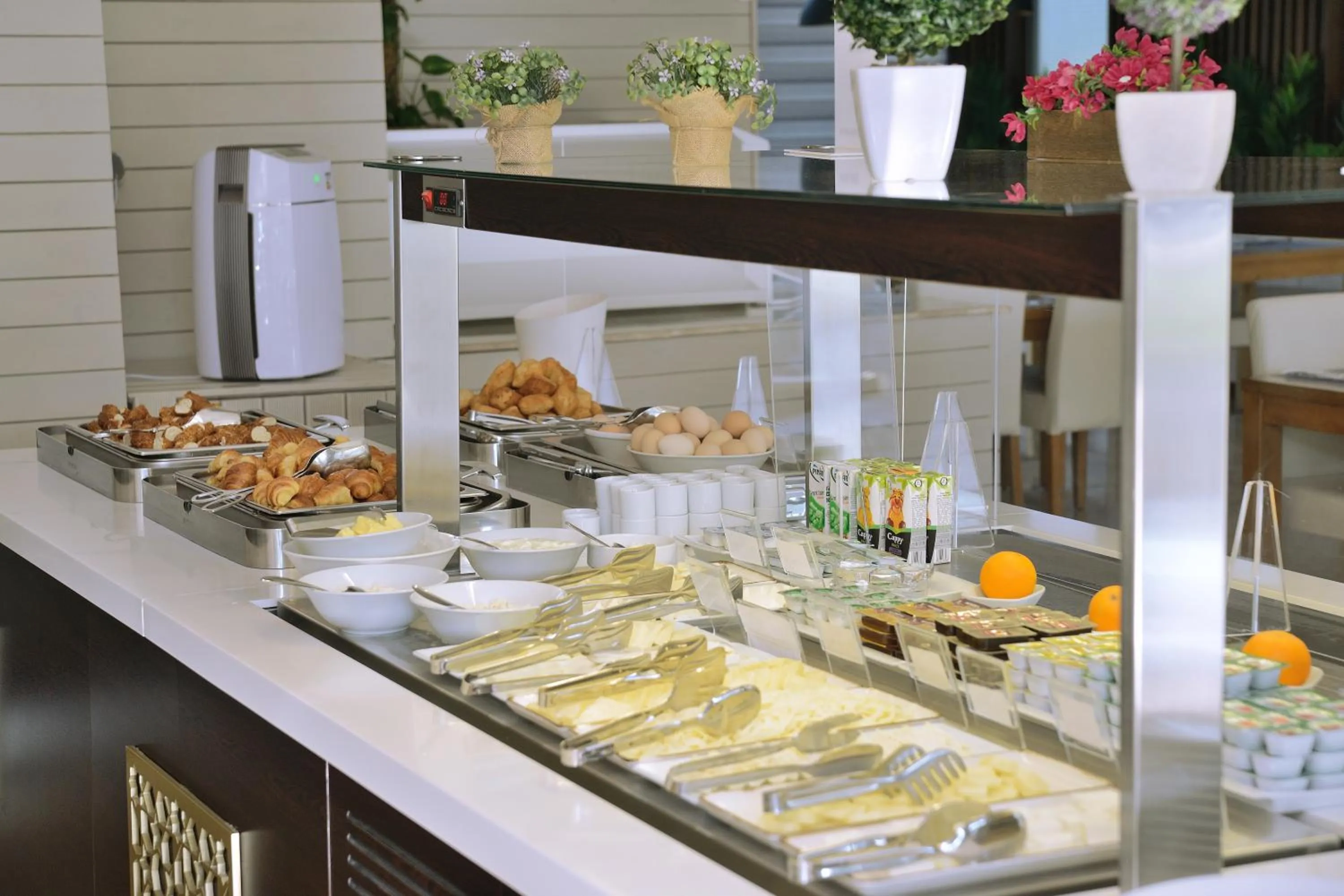 Buffet breakfast in Lugga Boutique Hotel & Beach