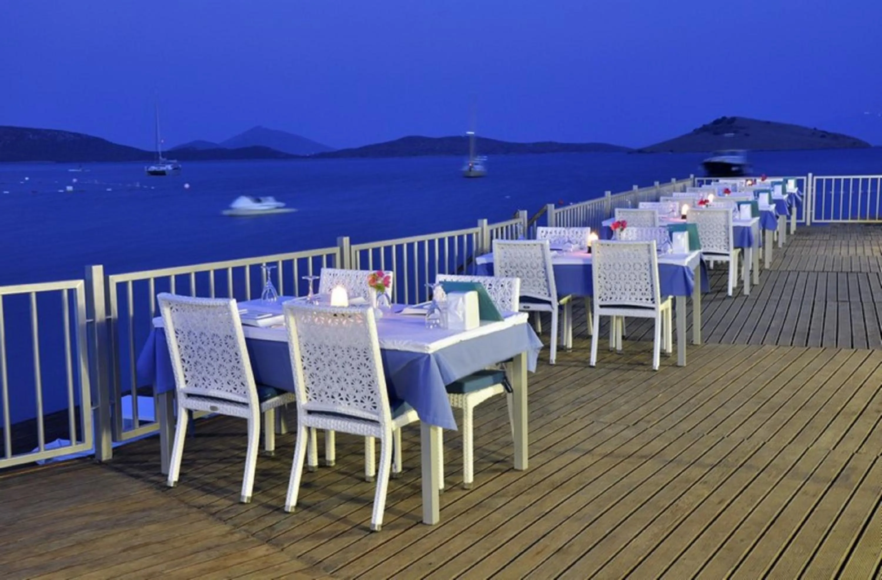 Restaurant/places to eat in Lugga Boutique Hotel & Beach