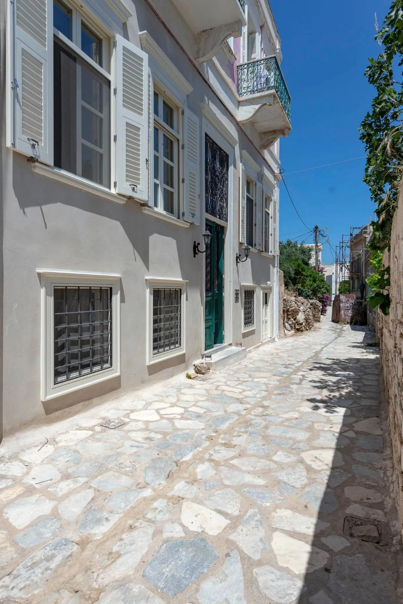 Property building in Villa Maria-Syros