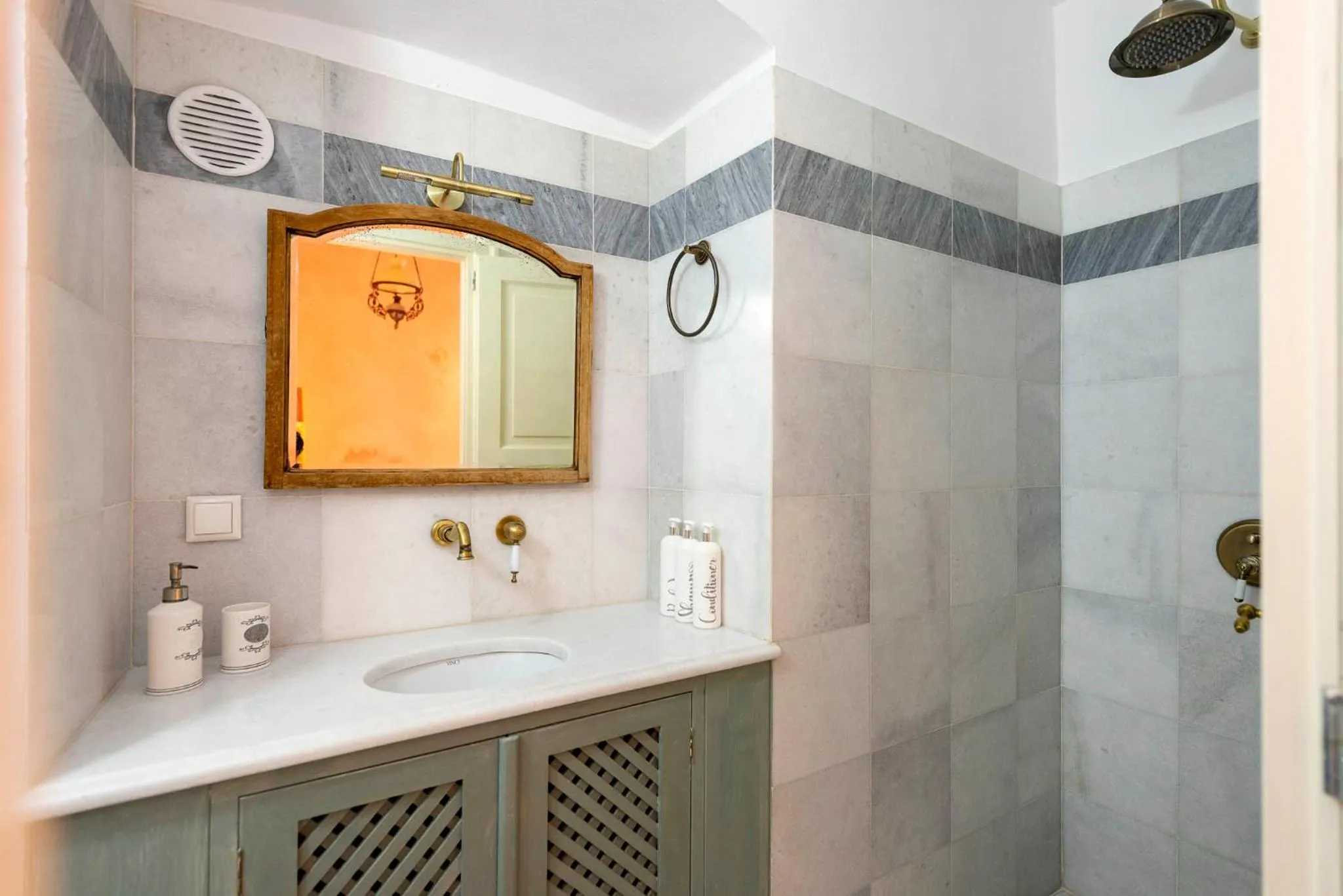 Shower in Villa Maria-Syros