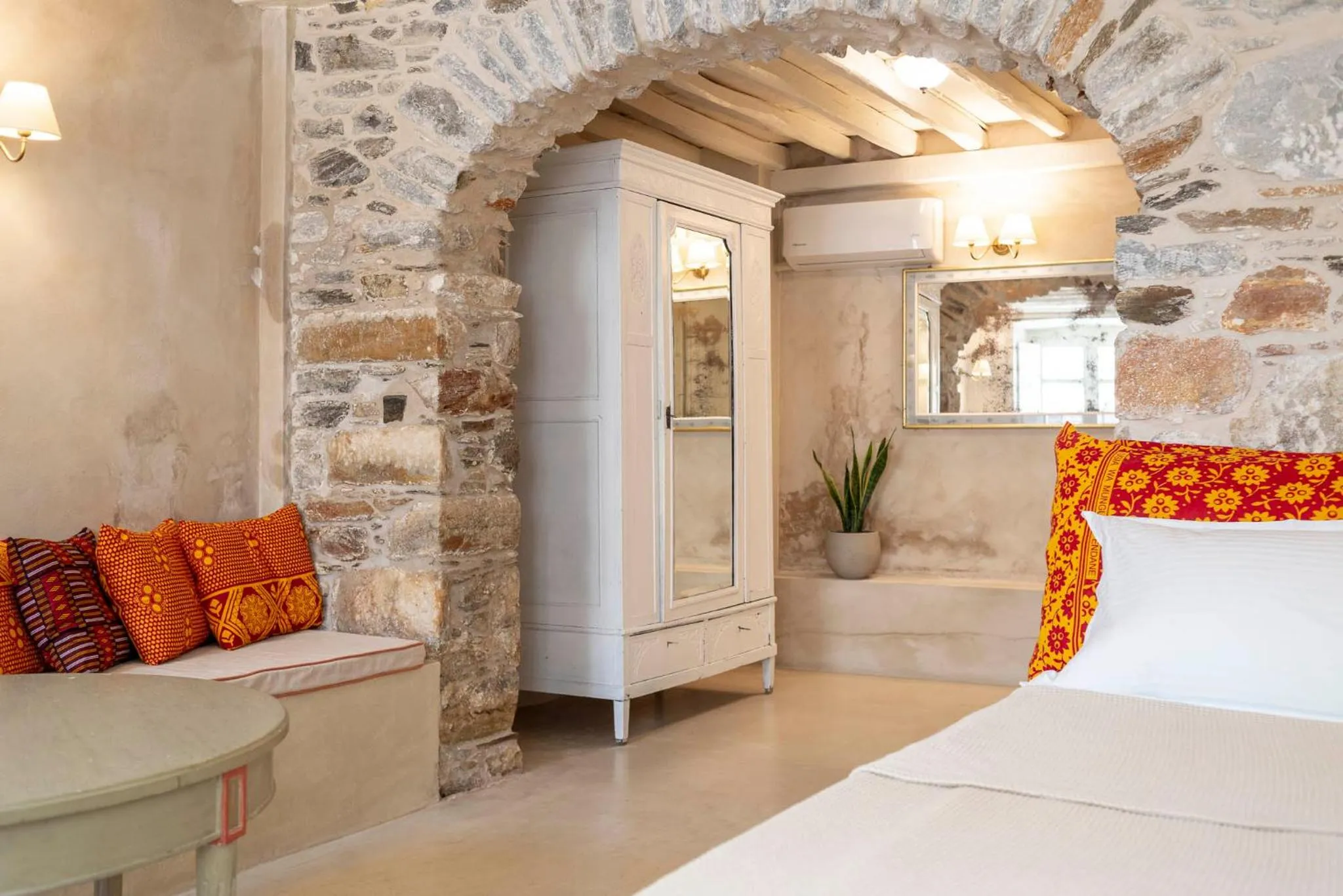 Photo of the whole room, Bed in Villa Maria-Syros