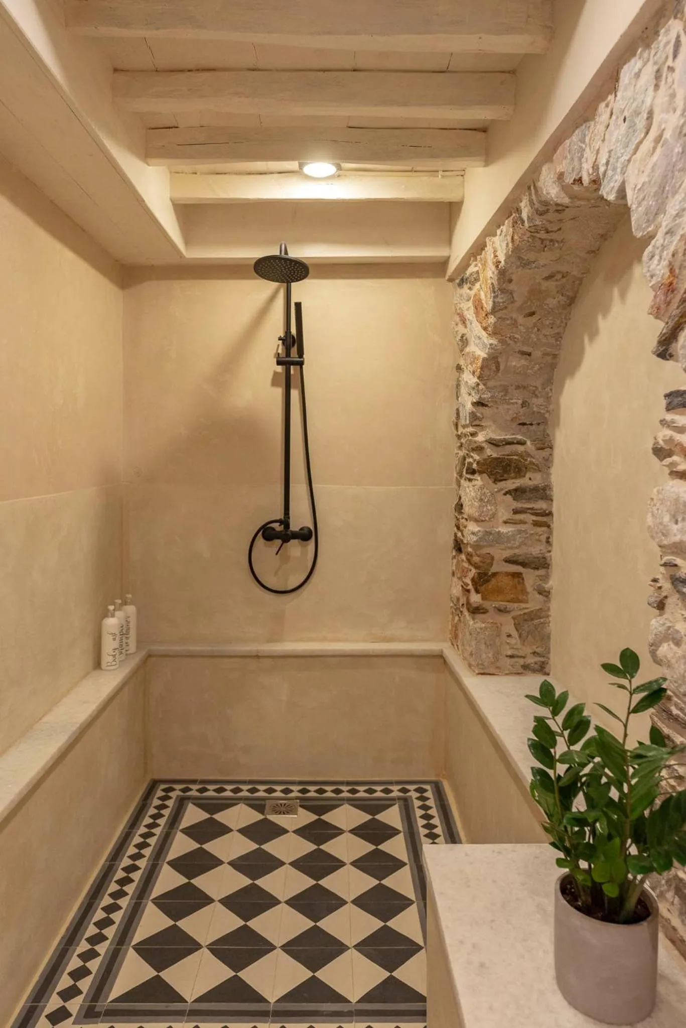 Shower in Villa Maria-Syros