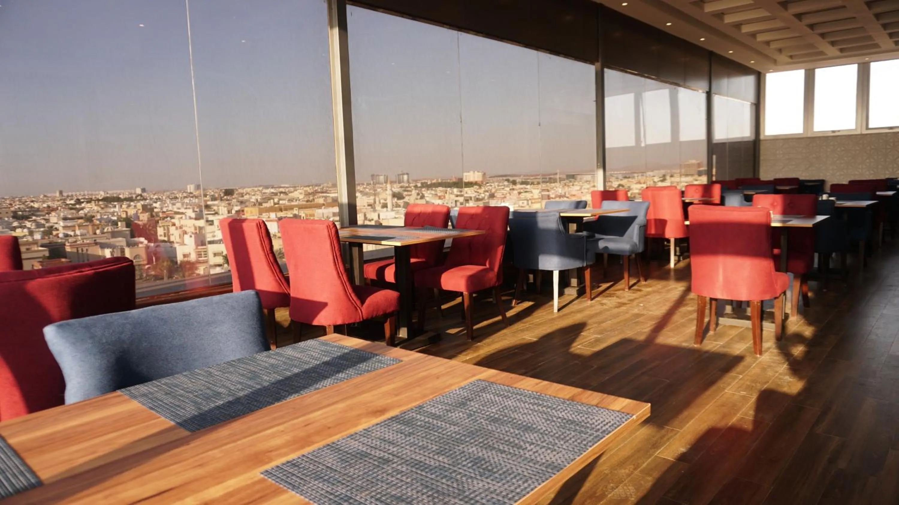 Restaurant/places to eat in Eva Hotel