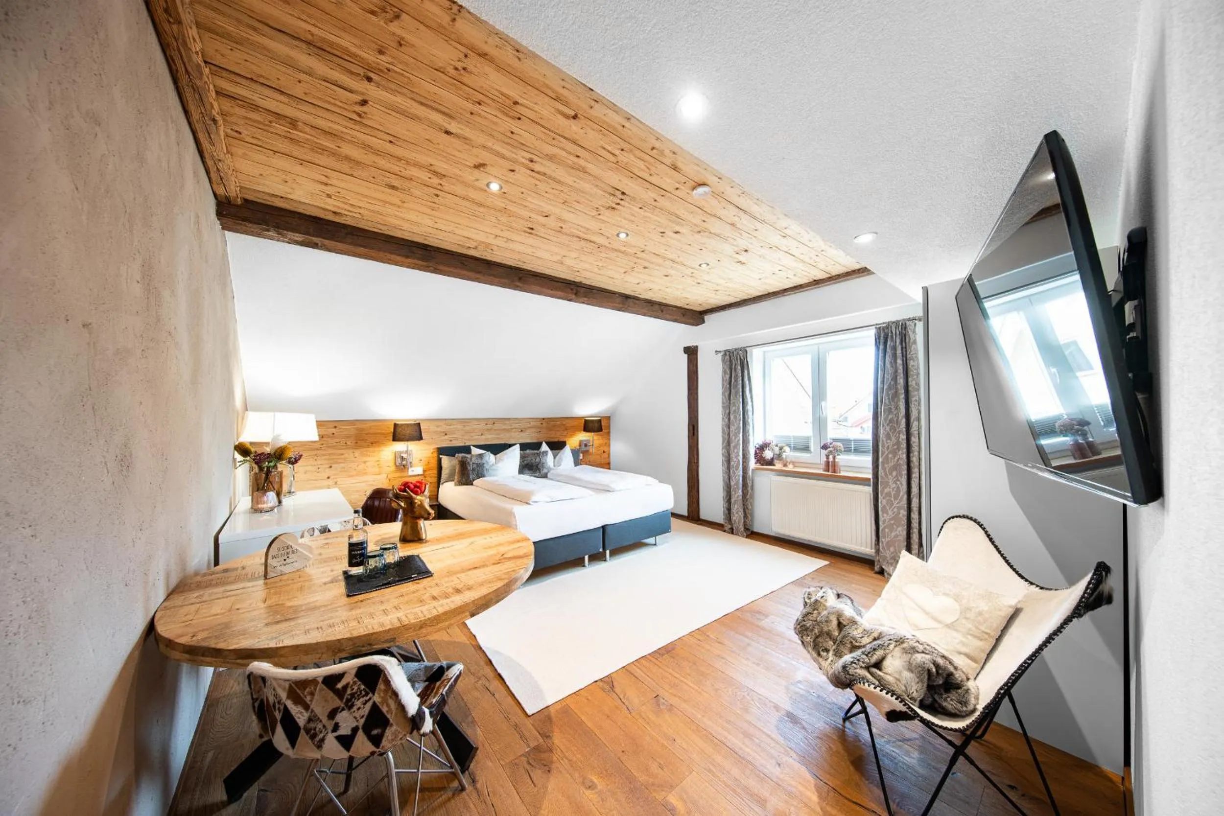 Photo of the whole room, Bed in Mäsers Allgäuherz