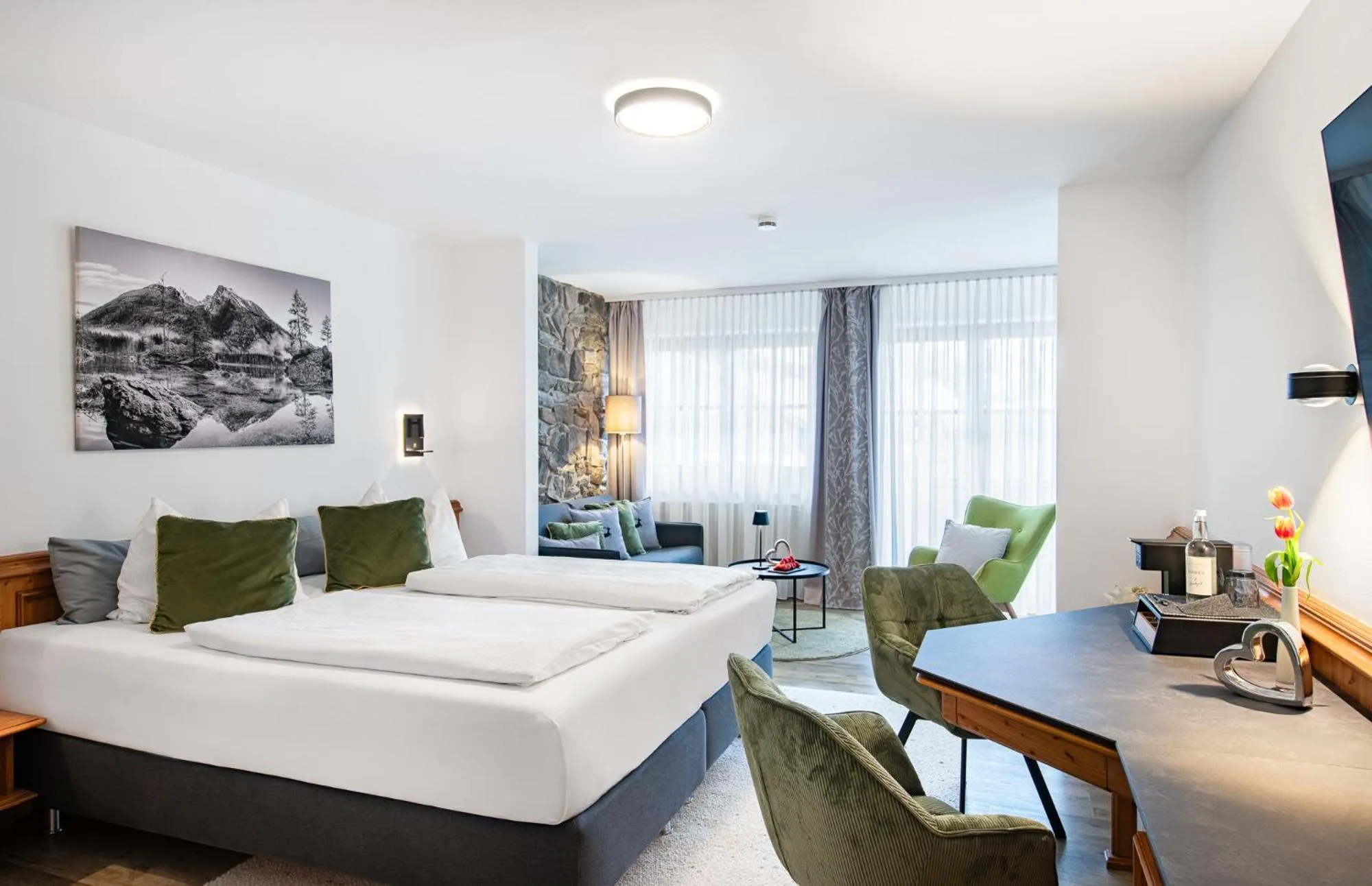 Photo of the whole room, Bed in Mäsers Allgäuherz