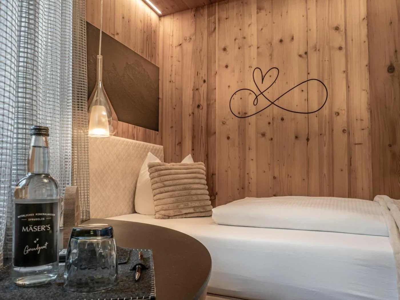 Photo of the whole room, Bed in Mäsers Allgäuherz